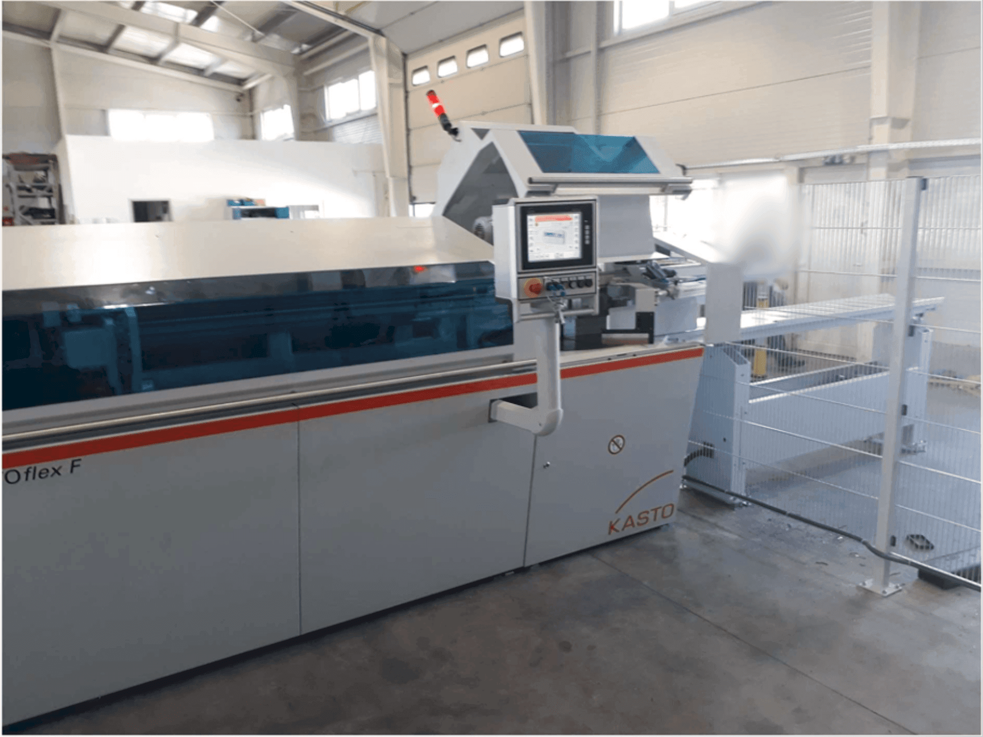 Vooraanzicht van KASTO flex F machine