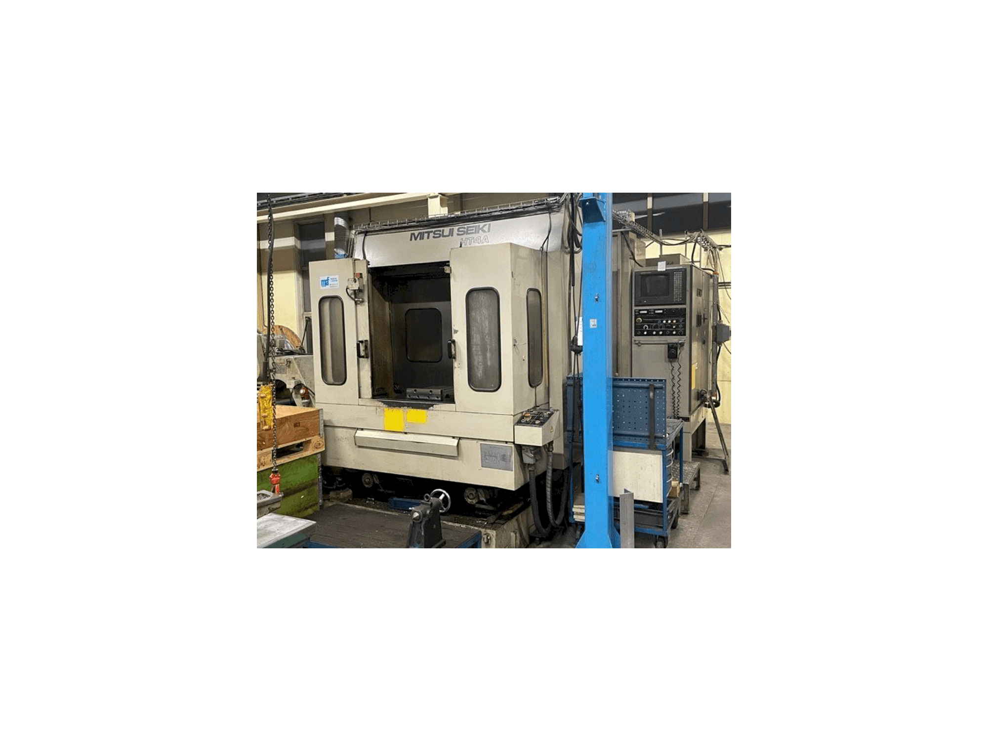 Vooraanzicht van Mitsui Seiki HT4A machine