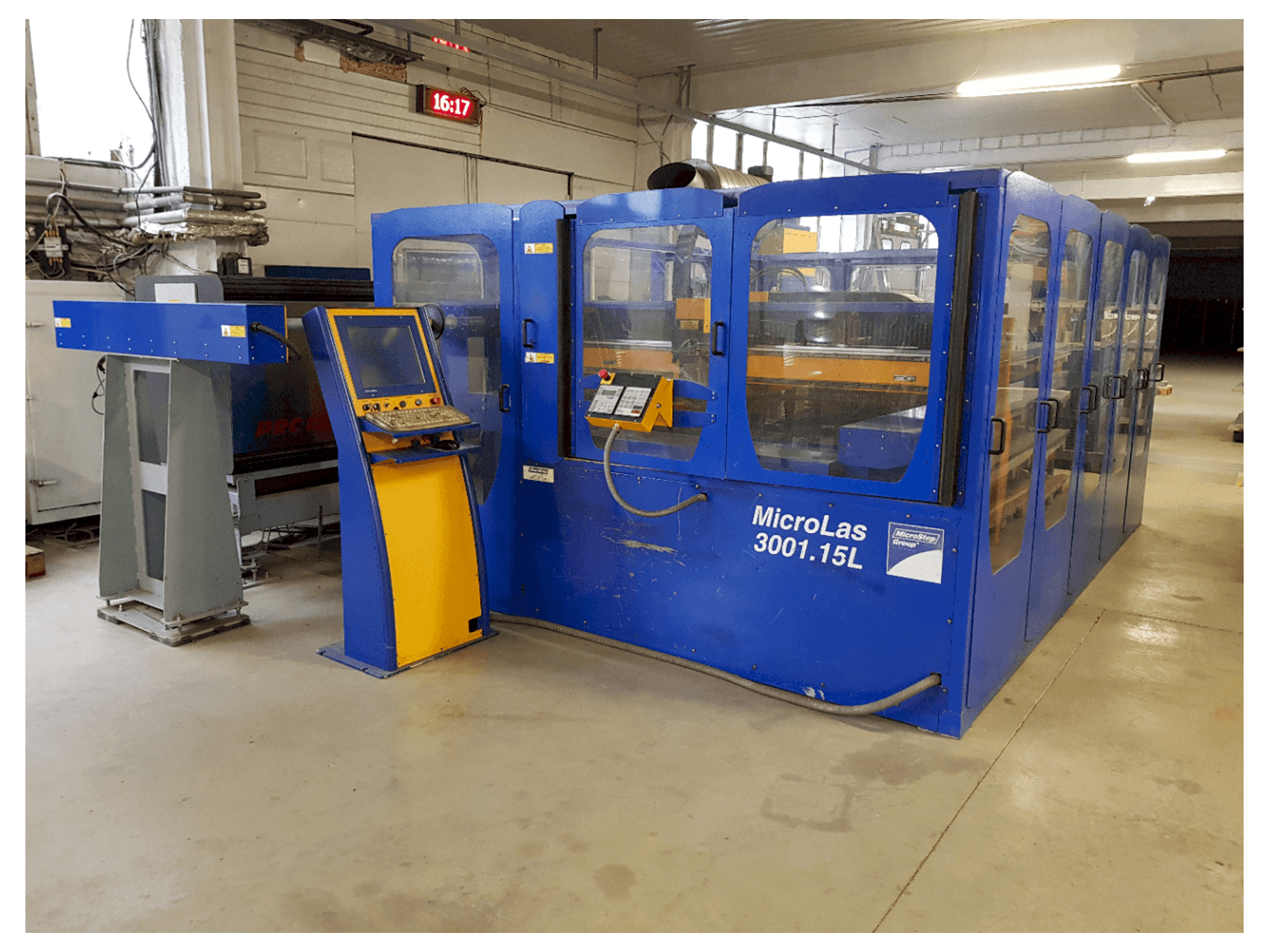 Vooraanzicht van MicroStep MicroLas 3001.15L machine