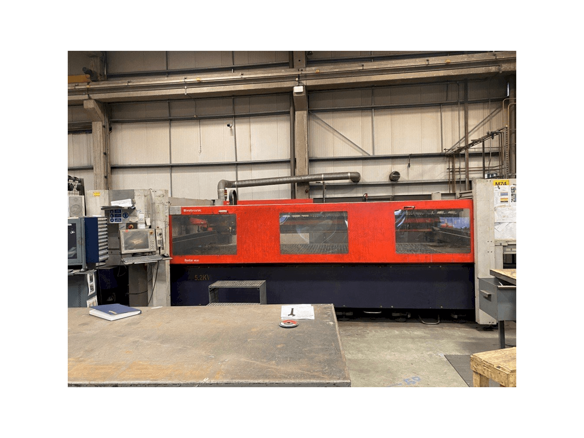 Vooraanzicht van Bystronic Bystar 4020 machine