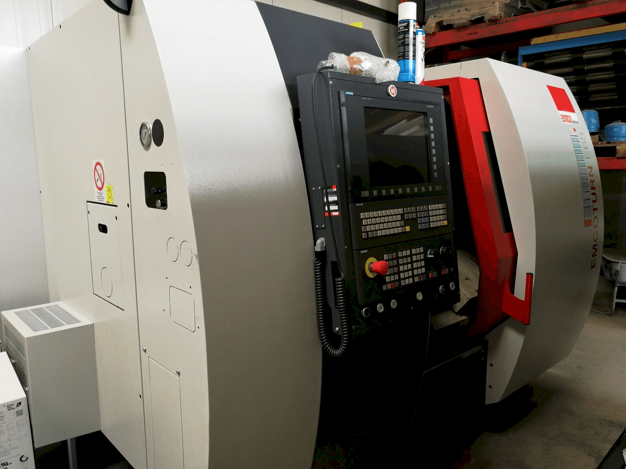 Vooraanzicht van EMCO Emcoturn E65 machine
