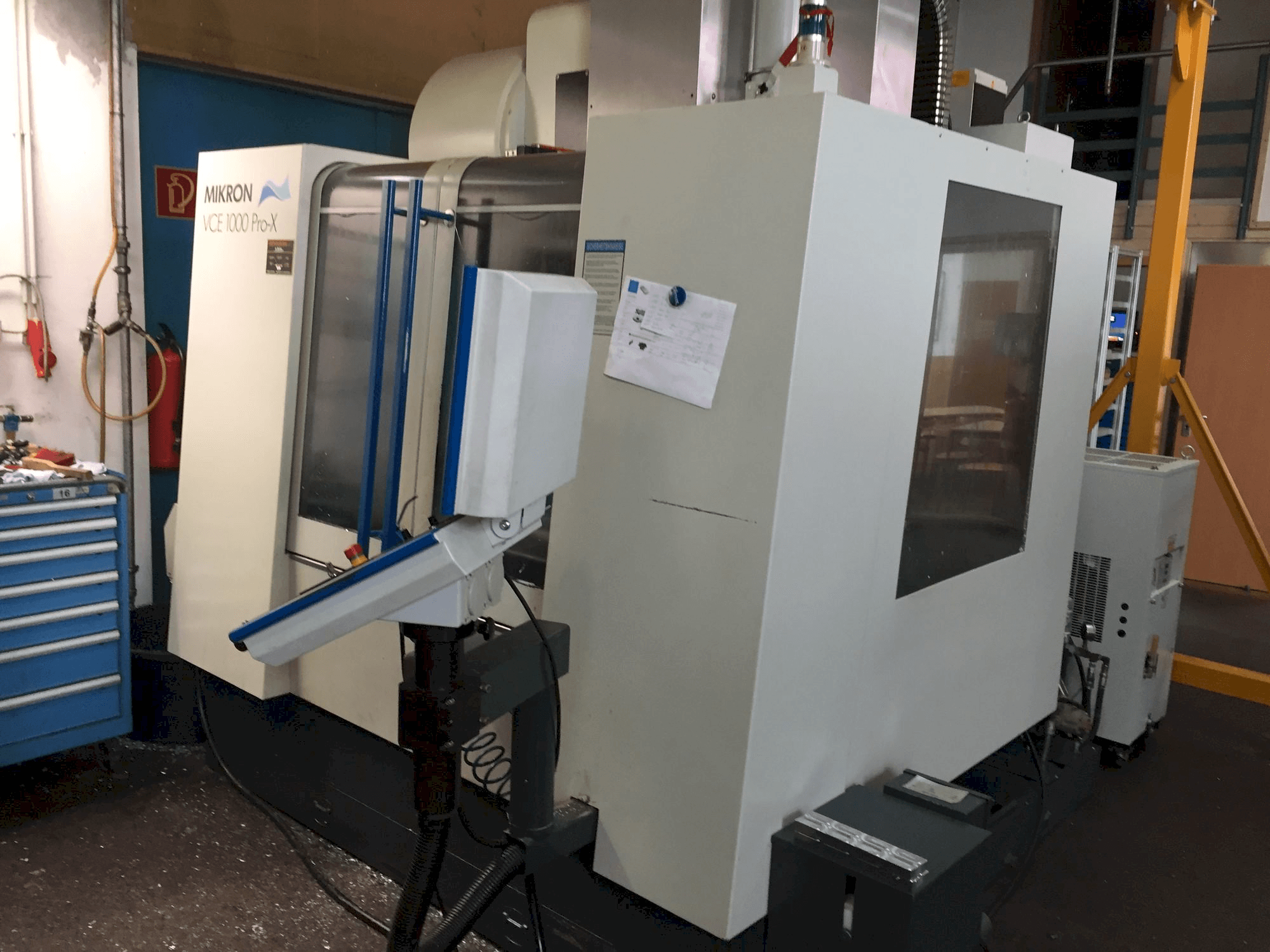 Vooraanzicht van MIKRON VCE 1000 Pro-X machine