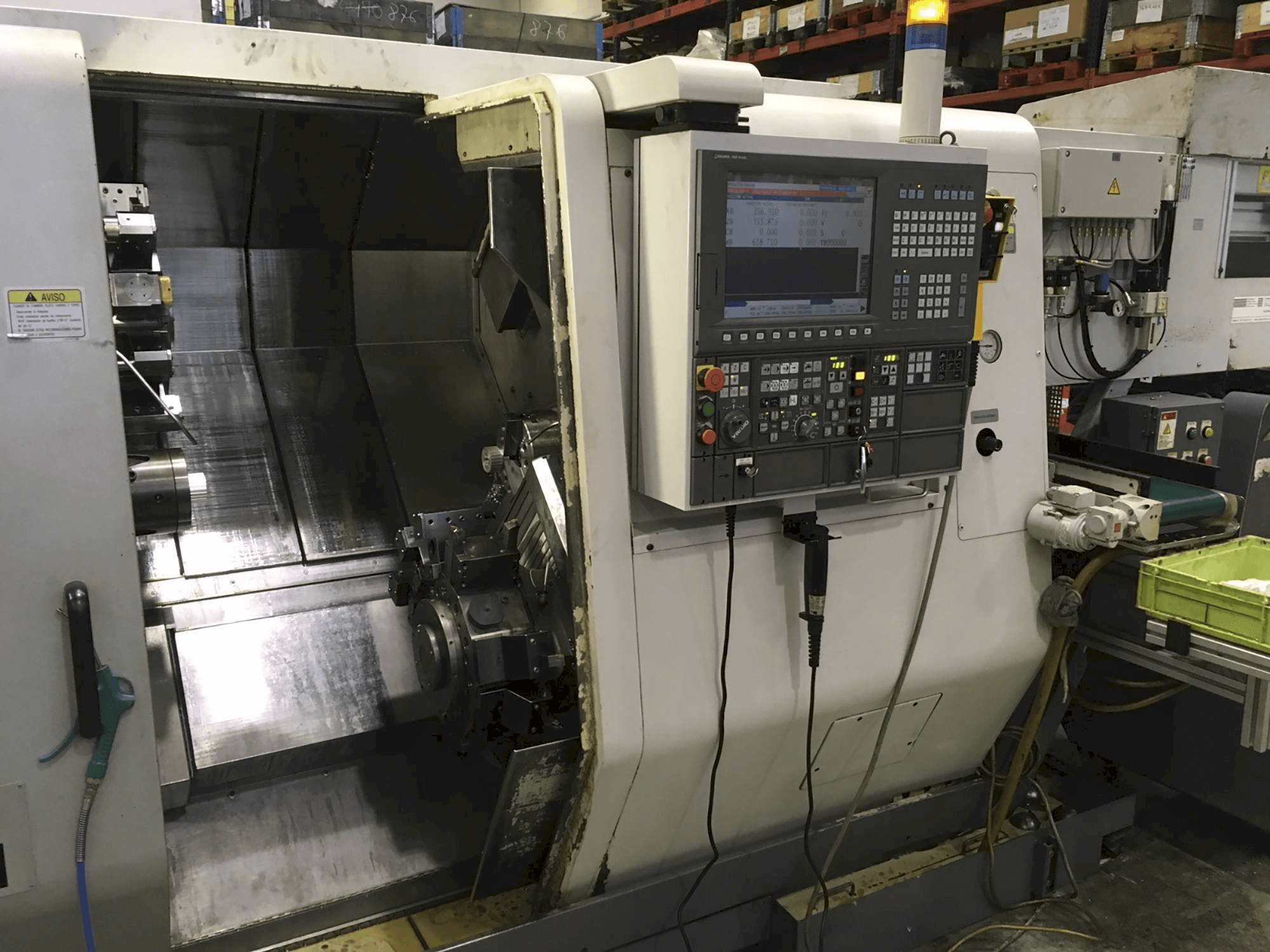 Vooraanzicht van Okuma LT 200-MY machine