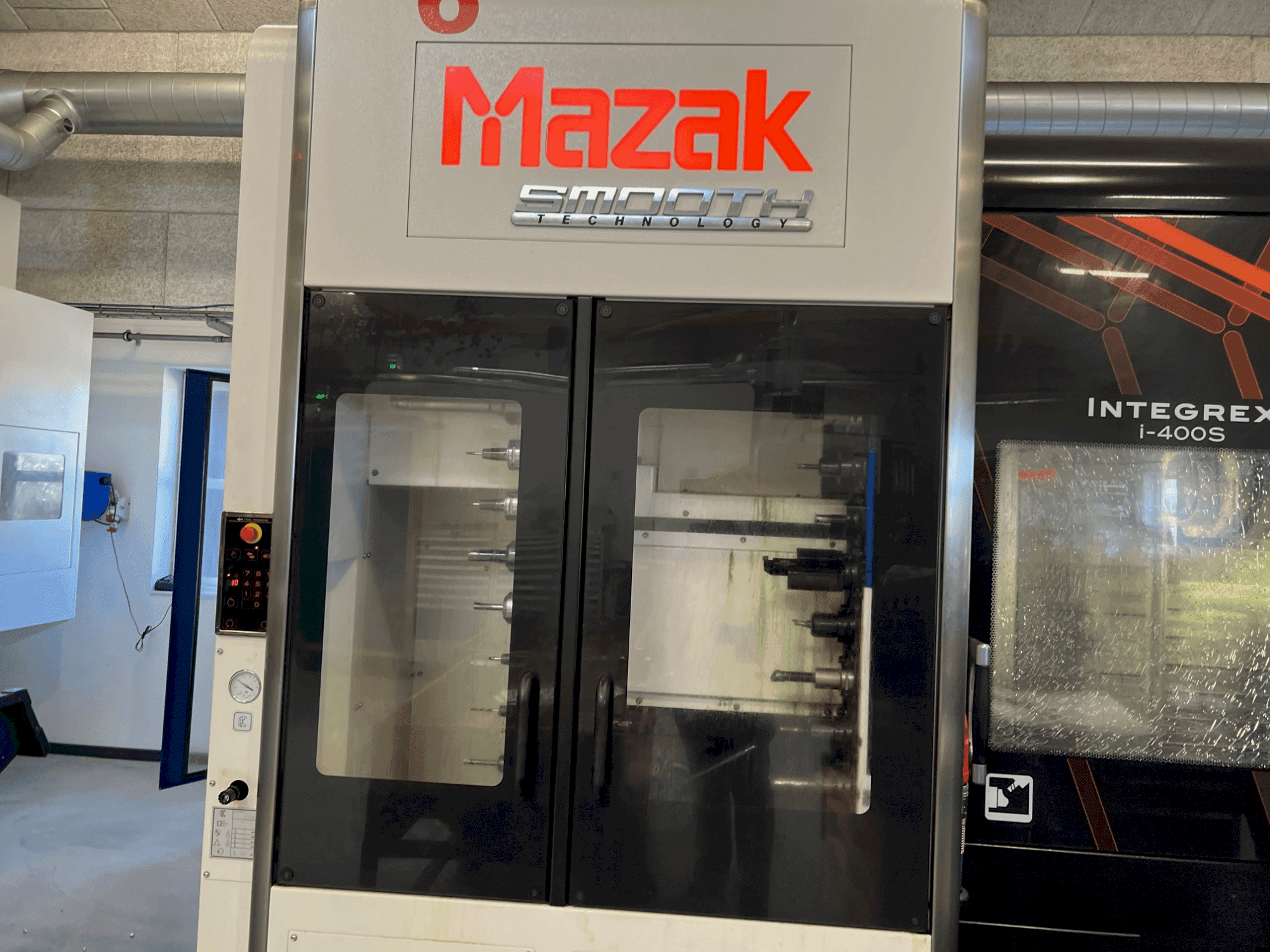 Vooraanzicht van Mazak Integrex i-400S machine