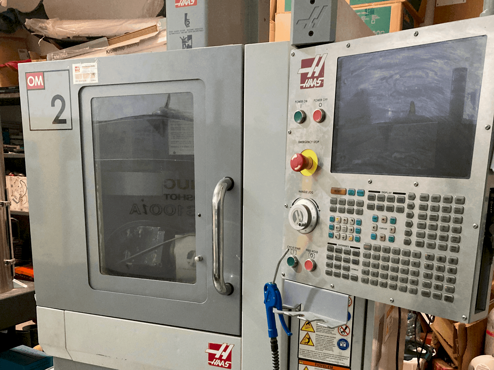 Vooraanzicht van HAAS OM-2A machine