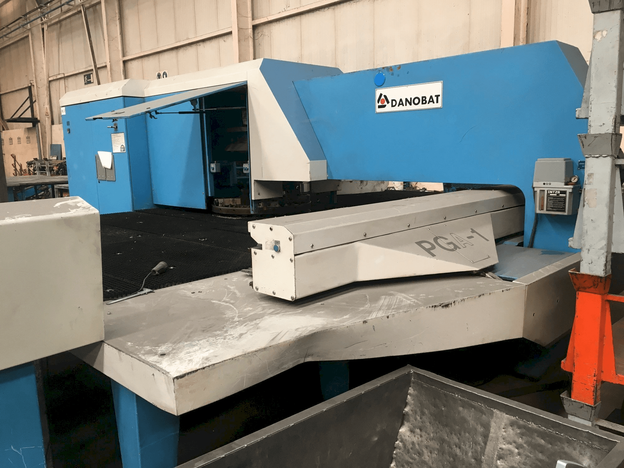 Vooraanzicht van DANOBAT PGA-1 machine