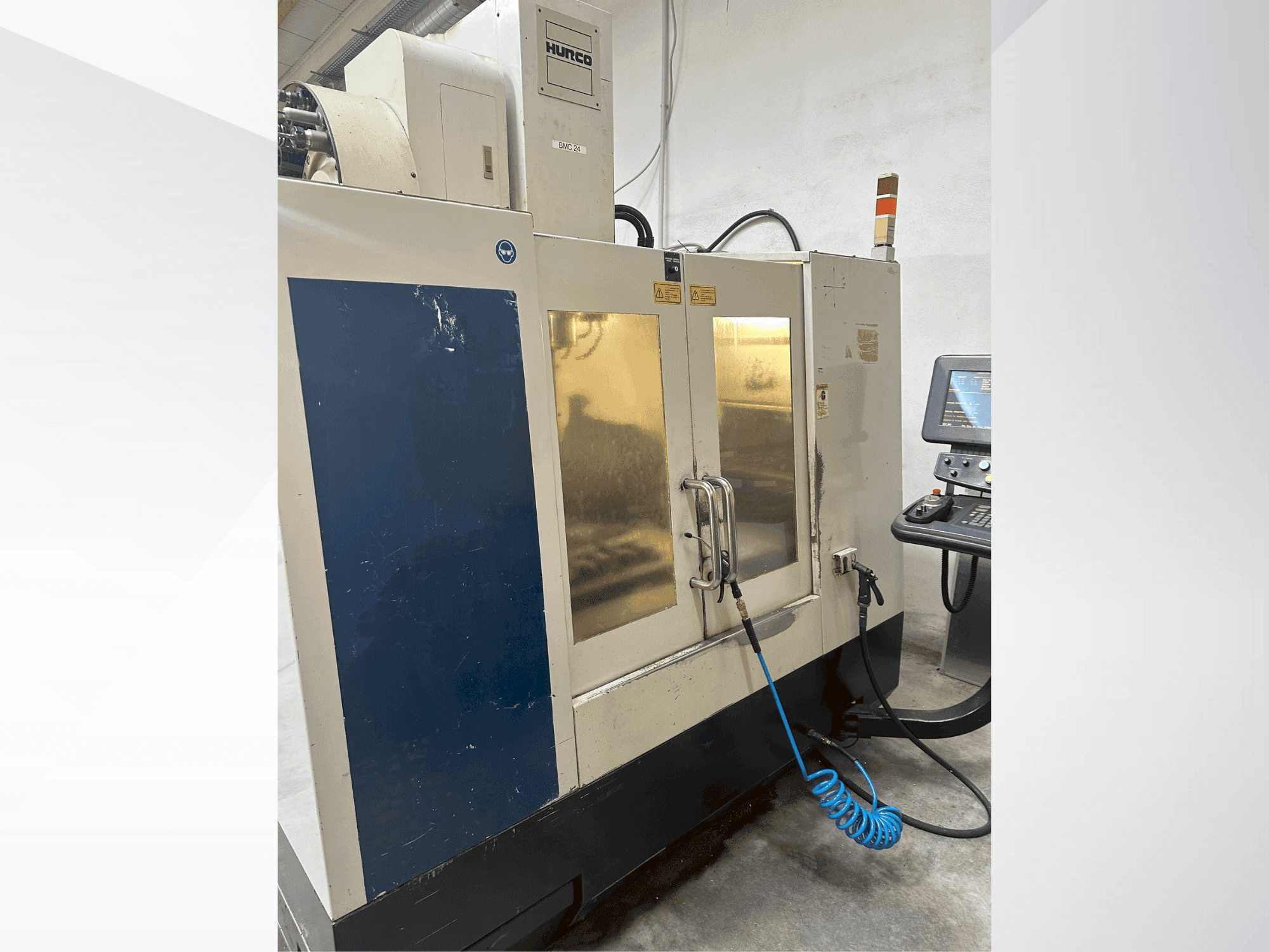 Vooraanzicht van Hurco BMC 2416 machine