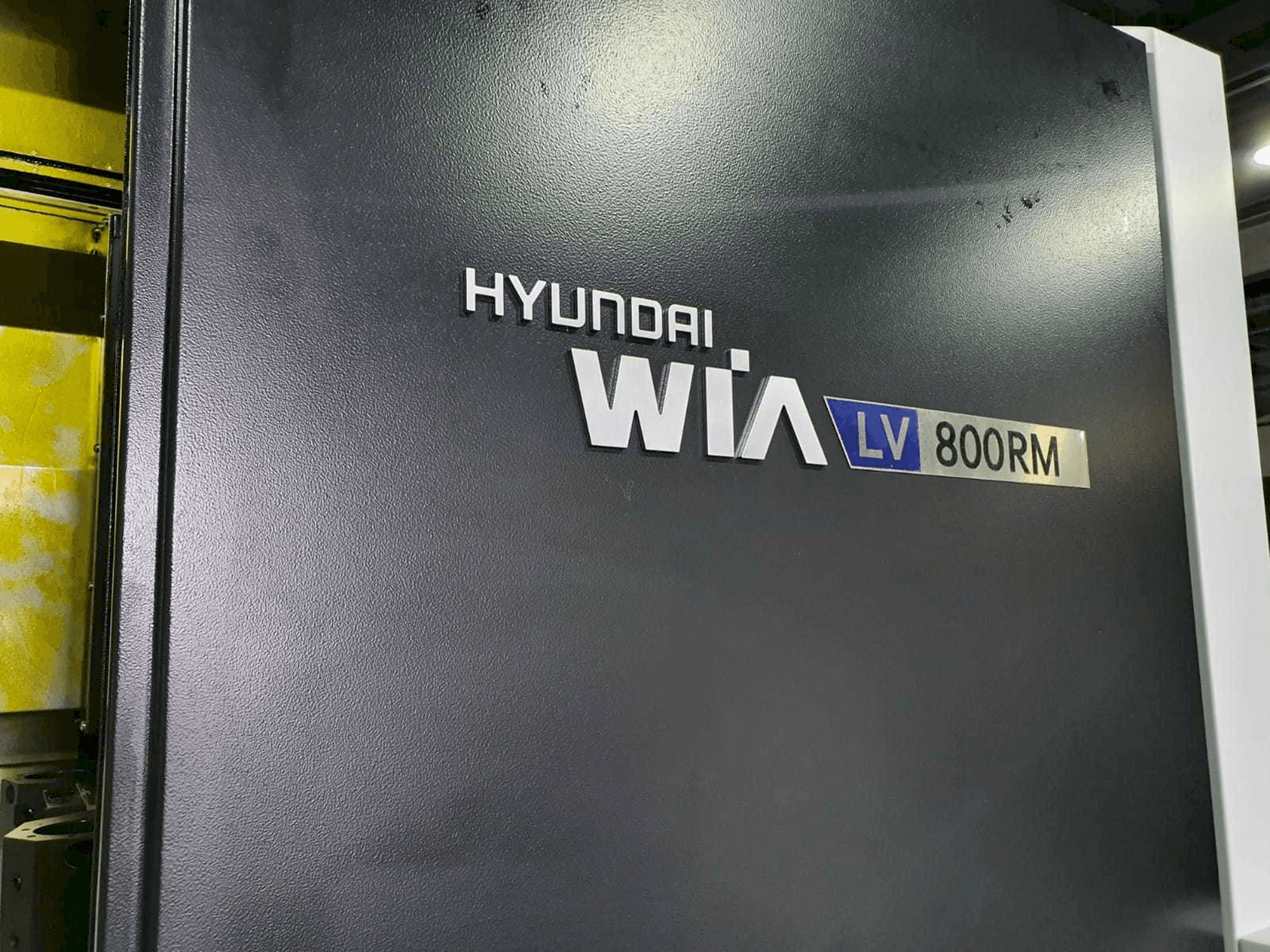 Vooraanzicht van Hyundai Wia LV800RM machine