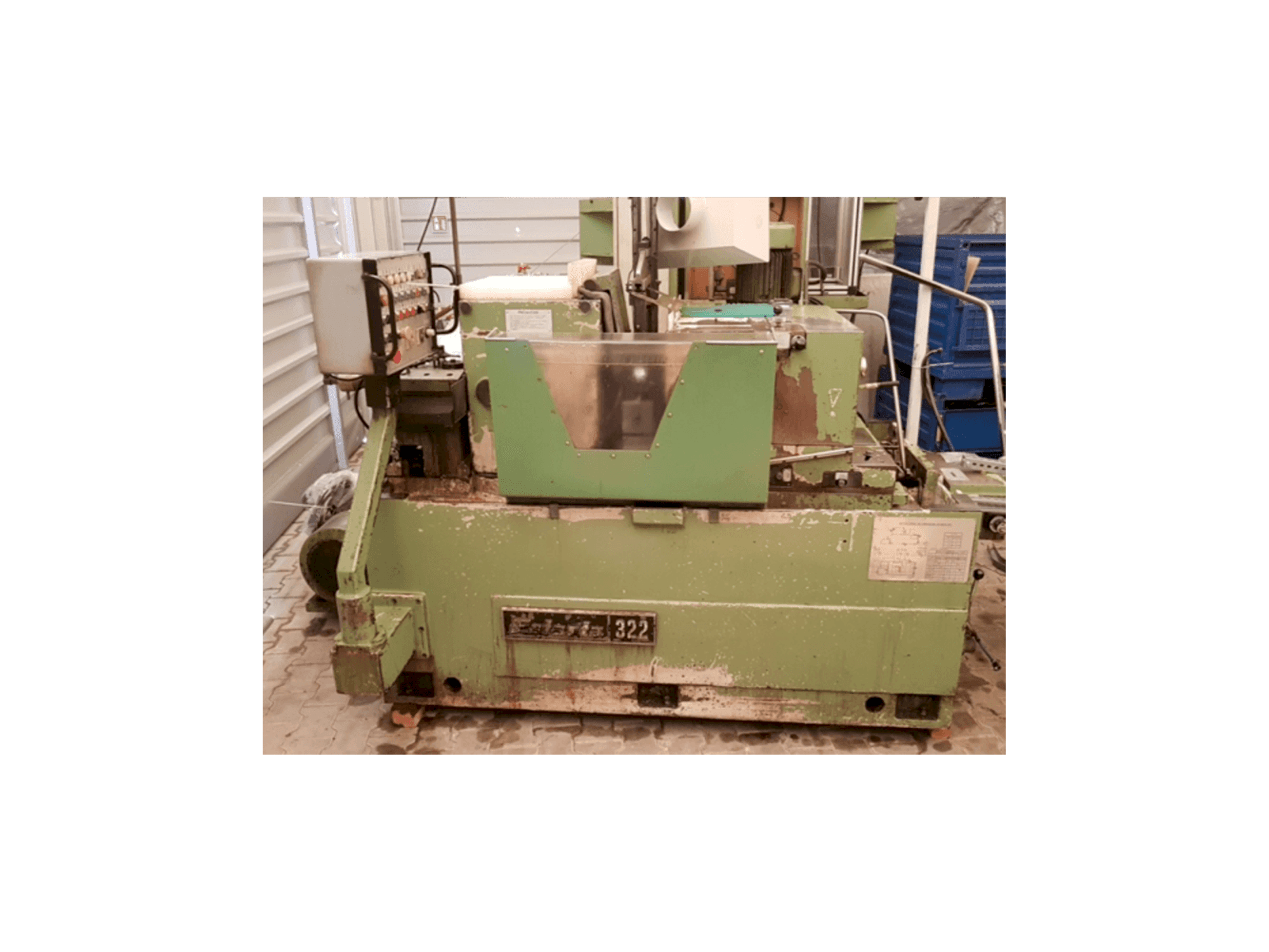 Vooraanzicht van Estarta 322 machine