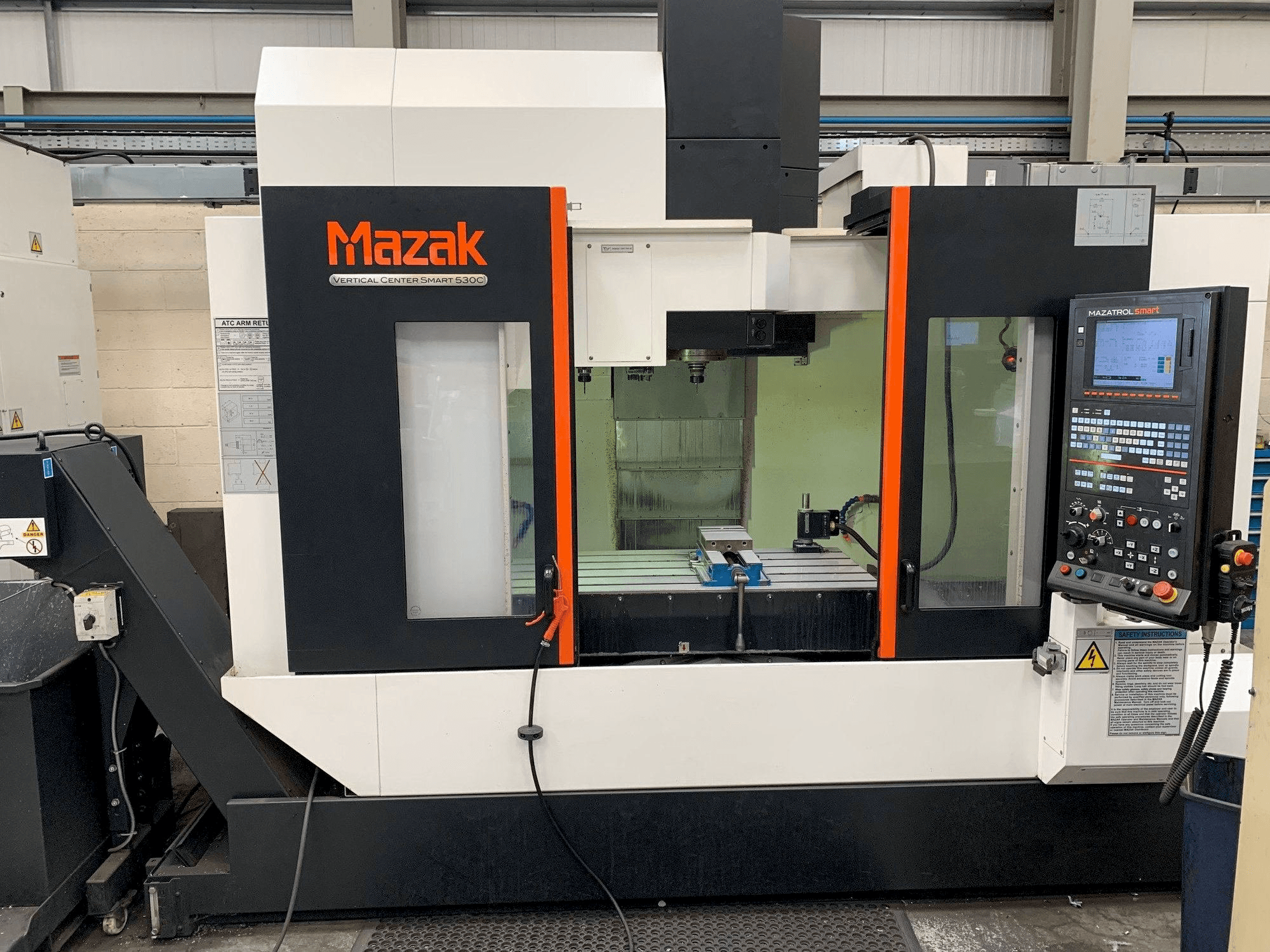 Vooraanzicht van Mazak Smart 530C machine
