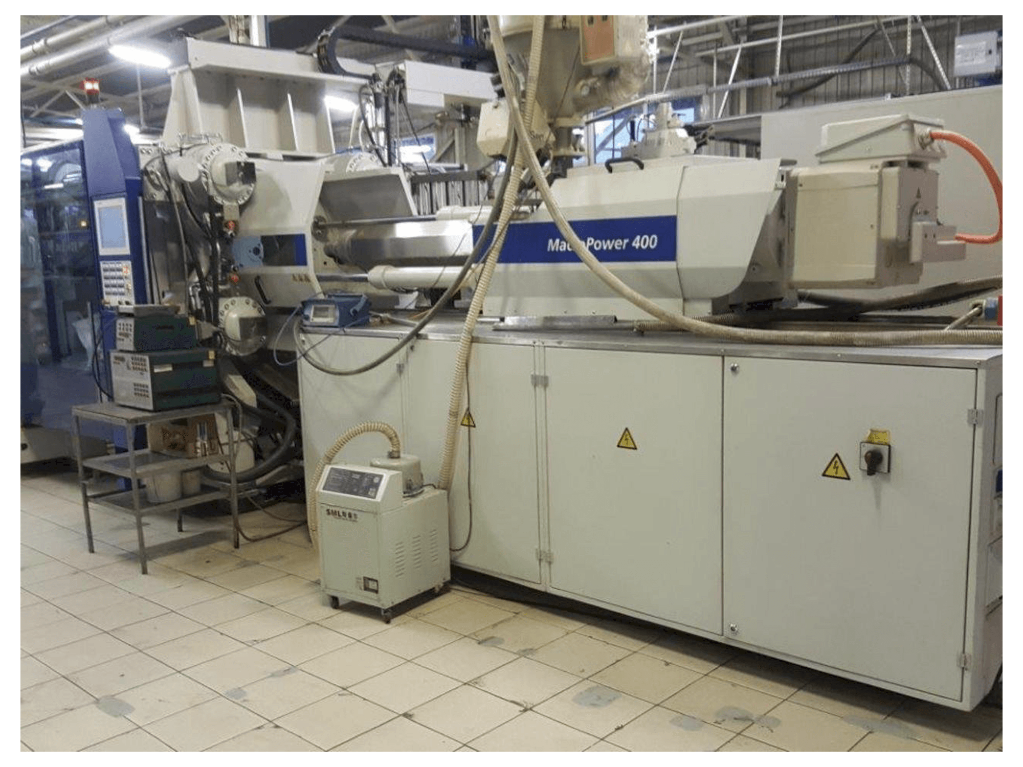 Vooraanzicht van Battenfeld Macro Power 400/3400 machine