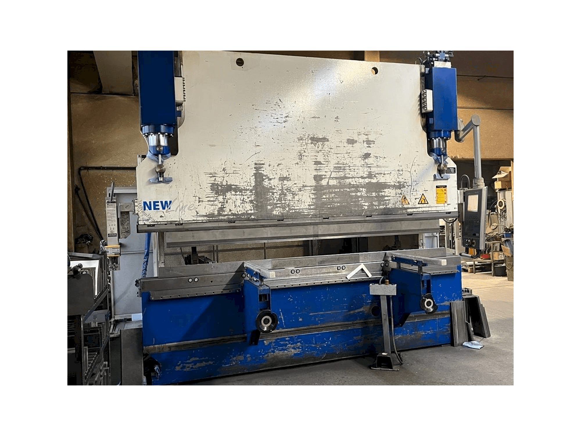 Vooraanzicht van GWF MENGELE HB 175-30/35 machine