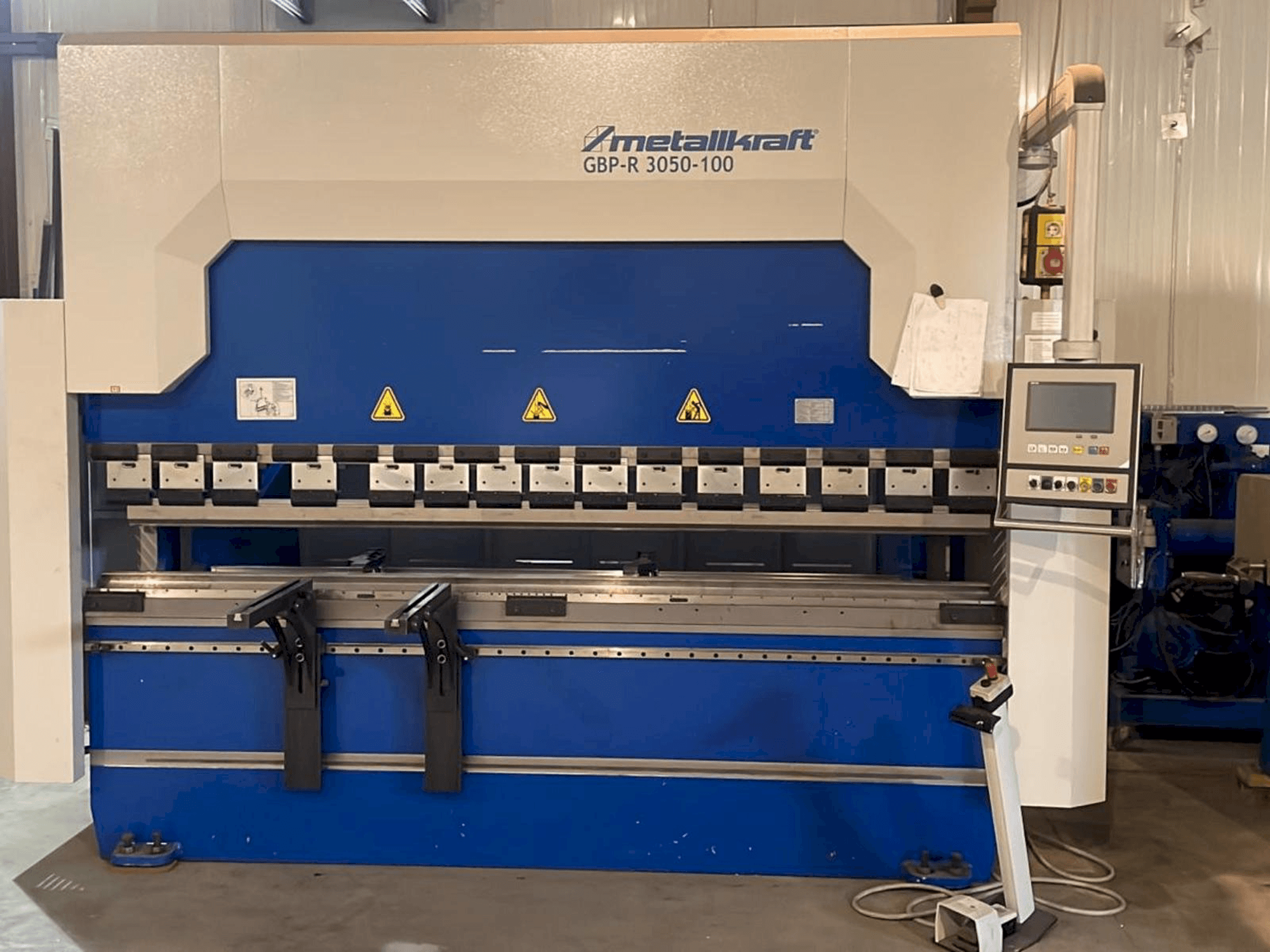Vooraanzicht van Metallkraft GBPR30540-100 machine