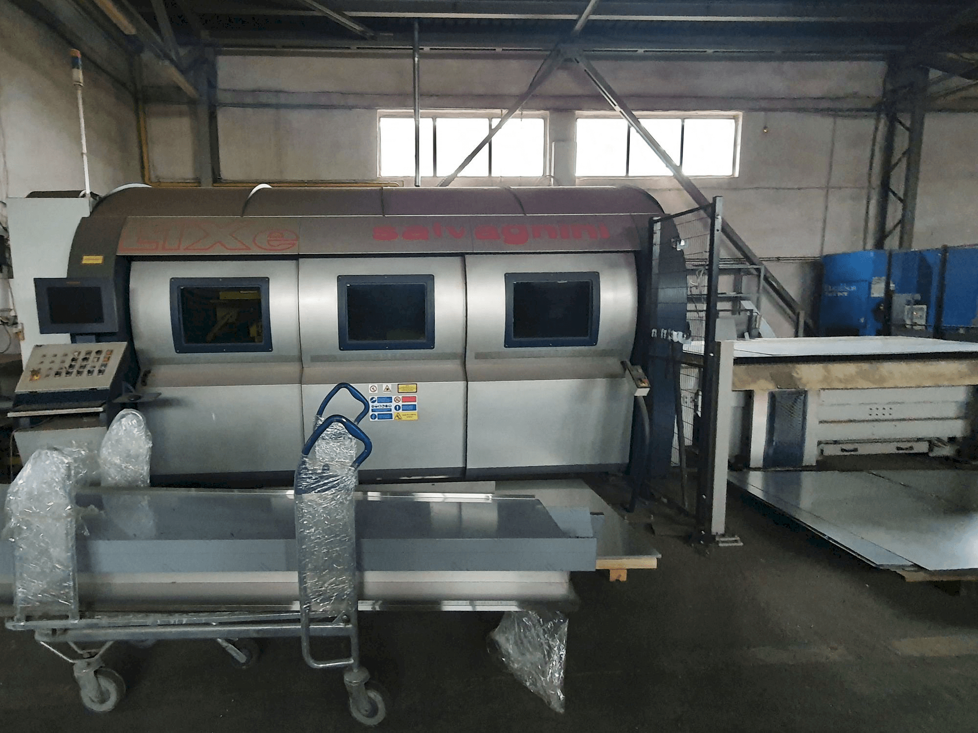 Vooraanzicht van Salvagnini L1X machine