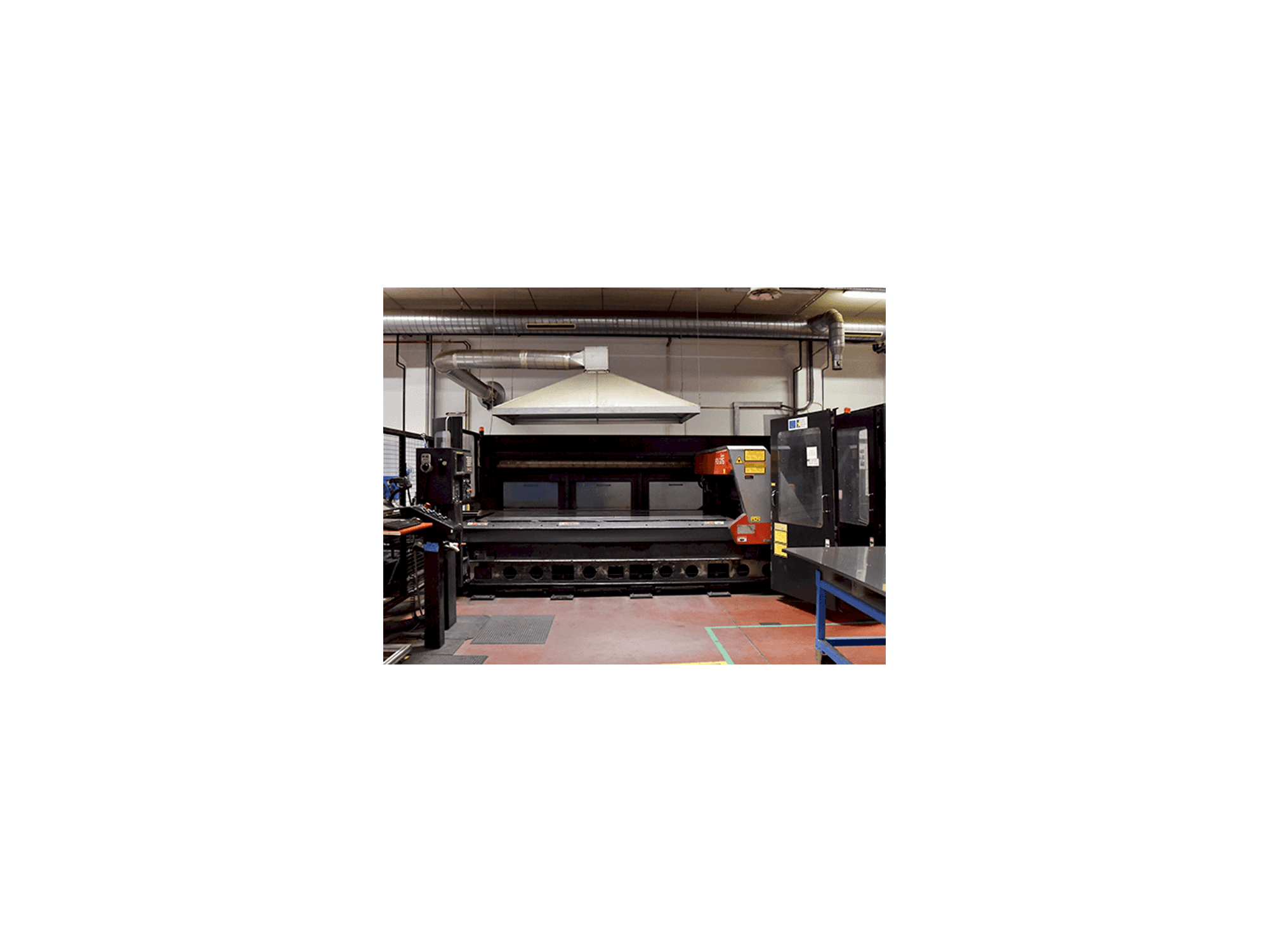 Vooraanzicht van AMADA FO-3015 machine