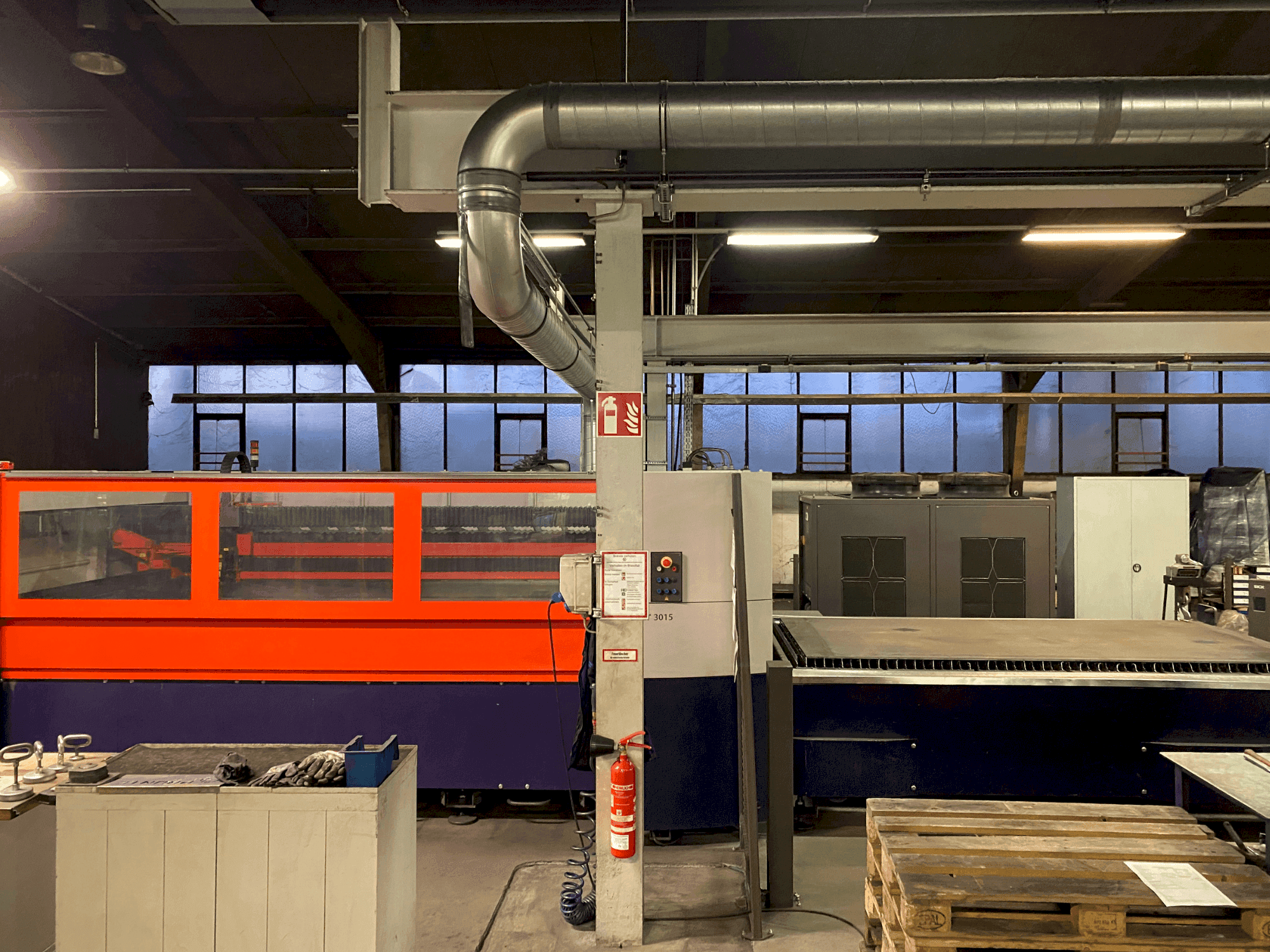 Vooraanzicht van Bystronic Bystar 3015/4400 machine