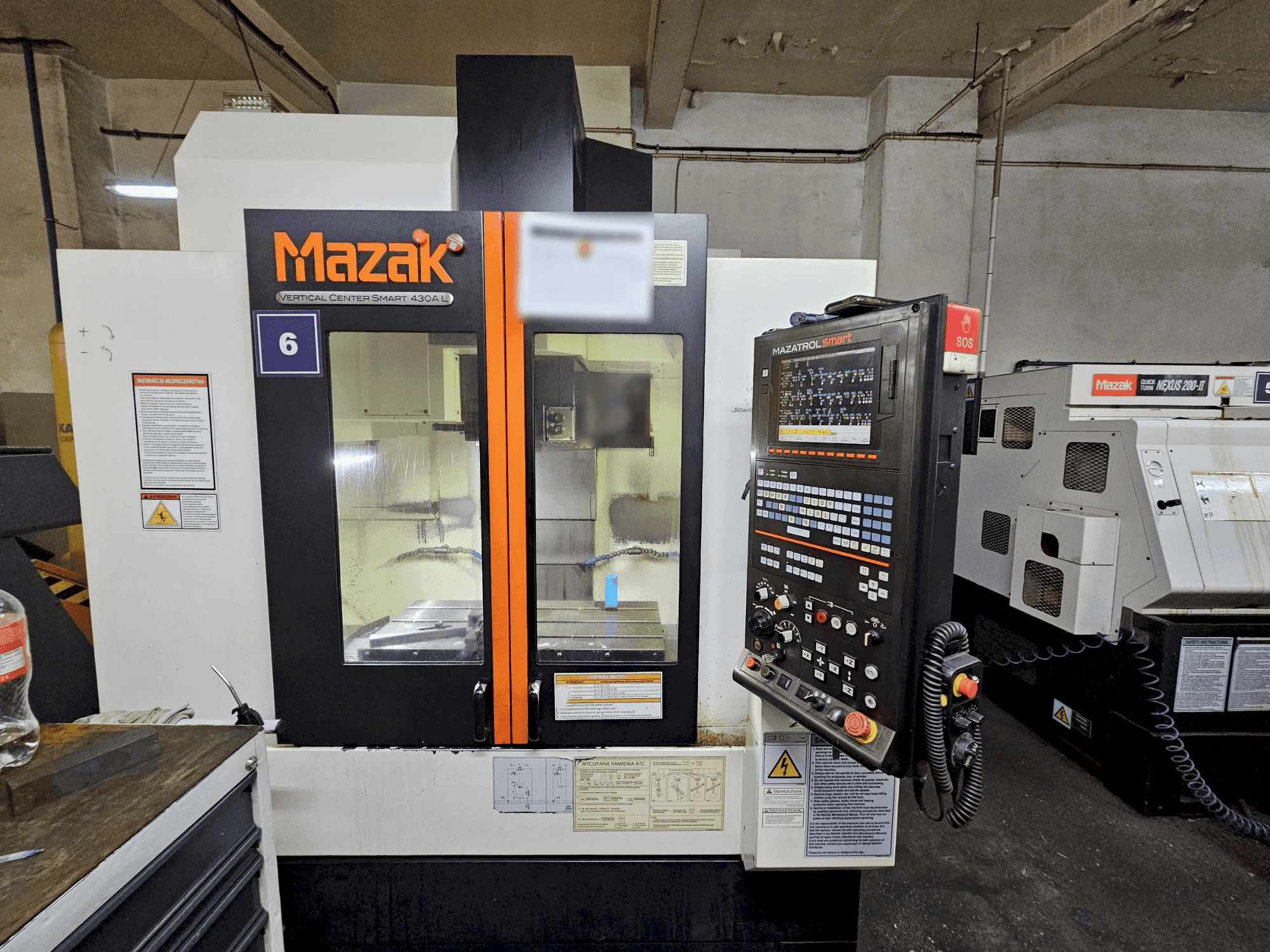 Vooraanzicht van Mazak VCS 430A L machine