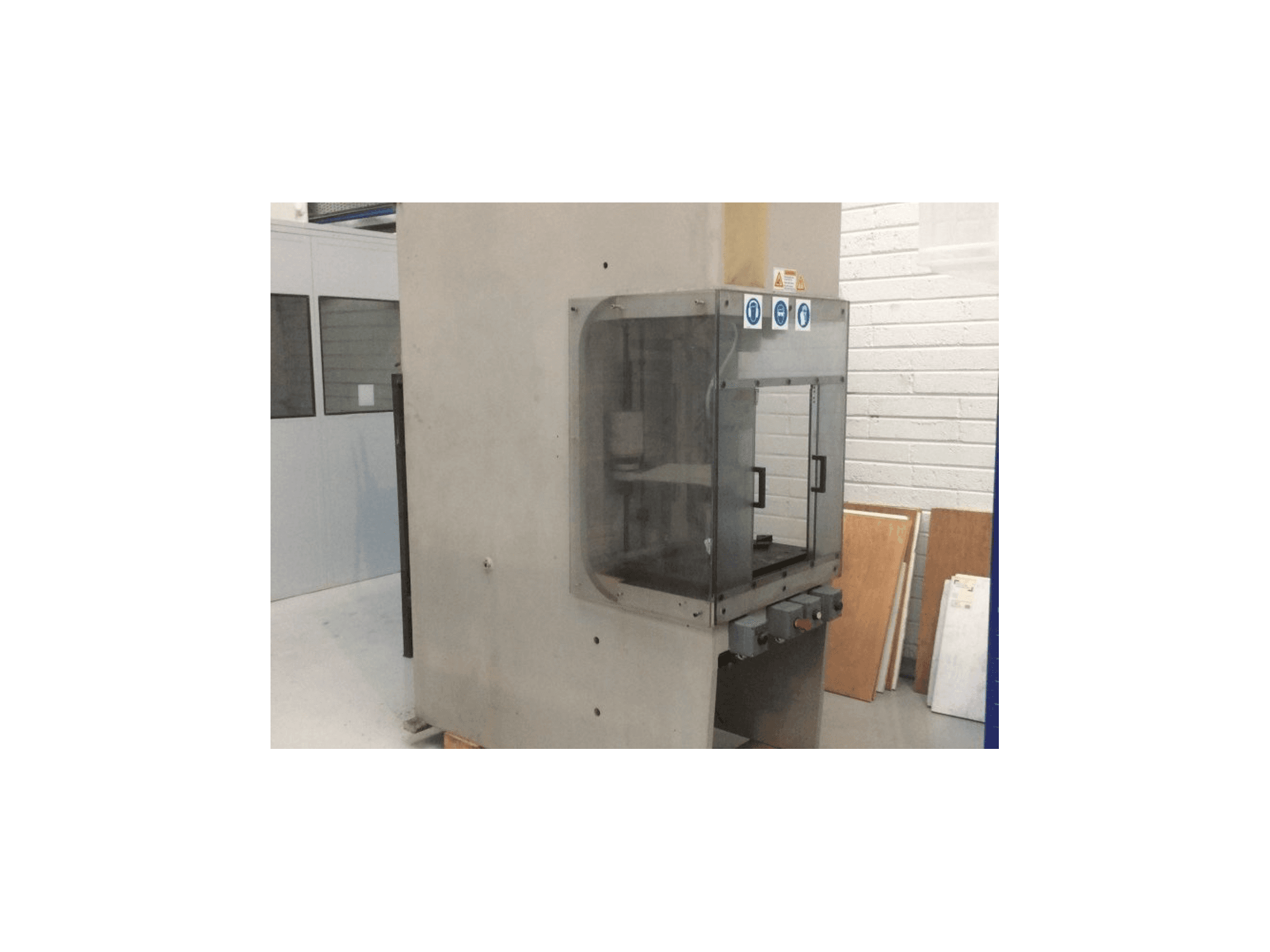 Vooraanzicht van ABEX Dension FN50-30H-0592E machine