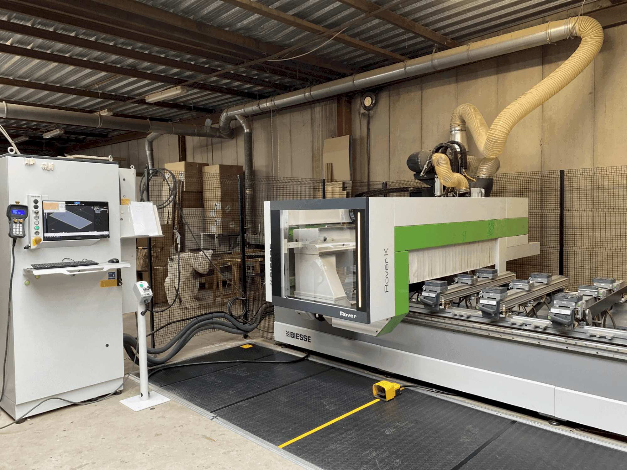 Vooraanzicht van BIESSE Rover K Smart 1532 machine