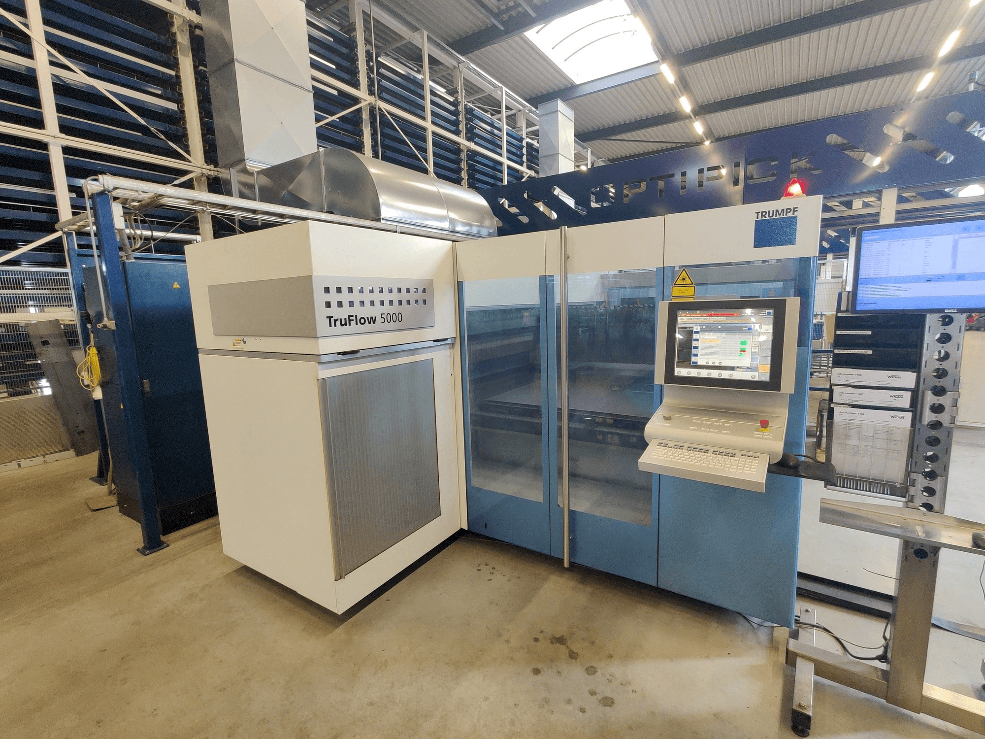 Vooraanzicht van Trumpf TruLaser 3030 machine