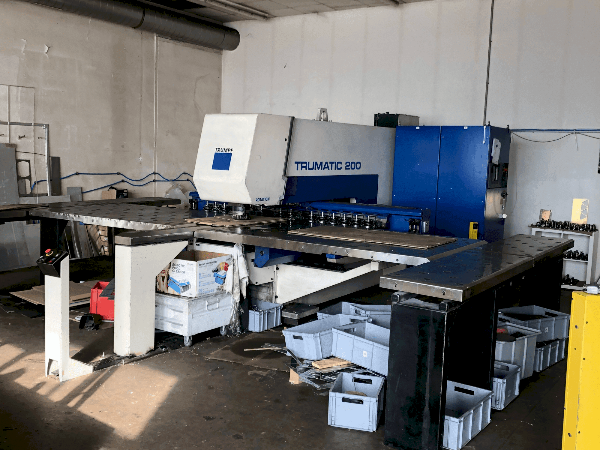 Vooraanzicht van TRUMPF Trumatic TC200R machine