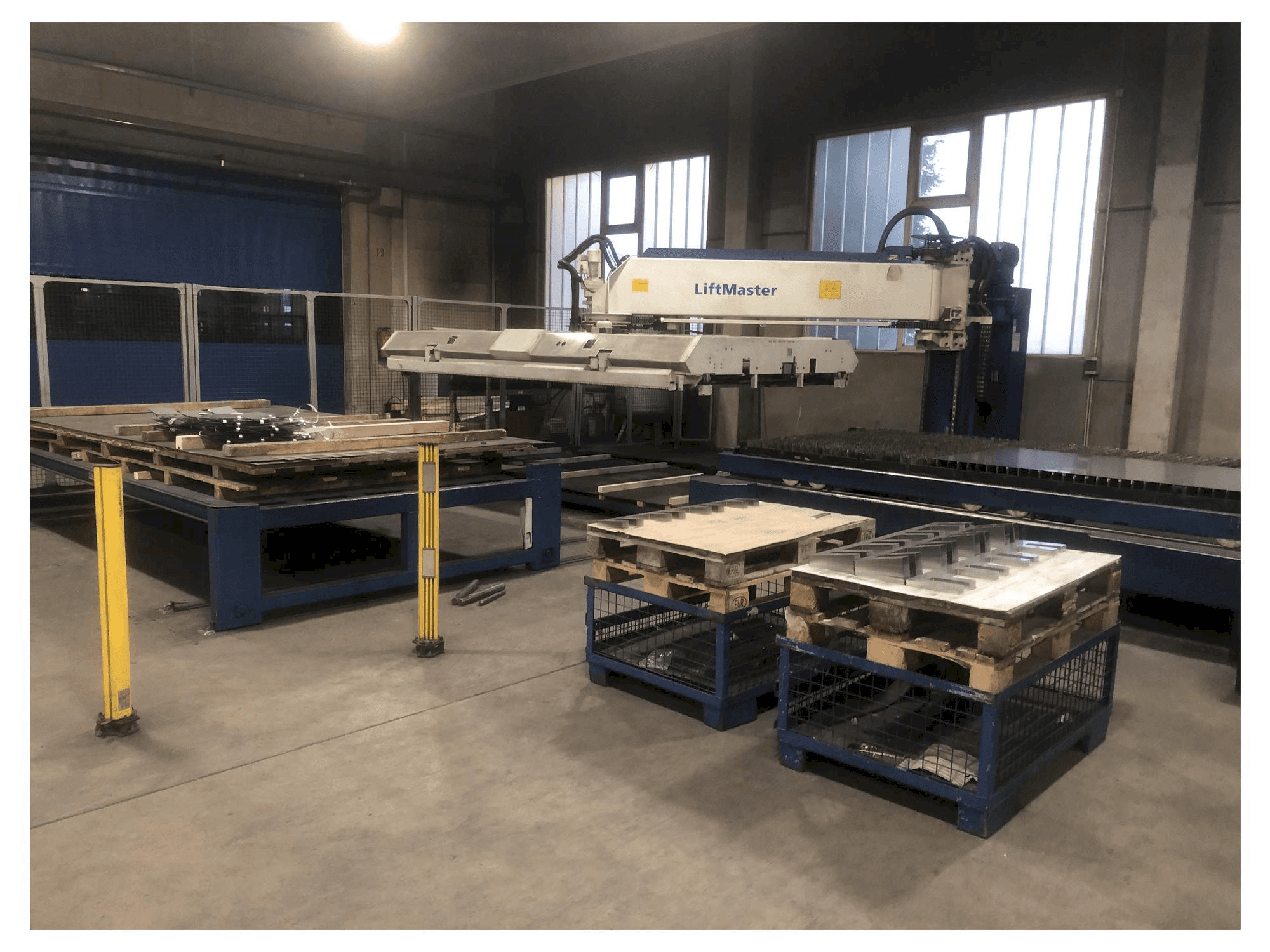 Vooraanzicht van TRUMPF TruLaser 5040 + Liftmaster machine