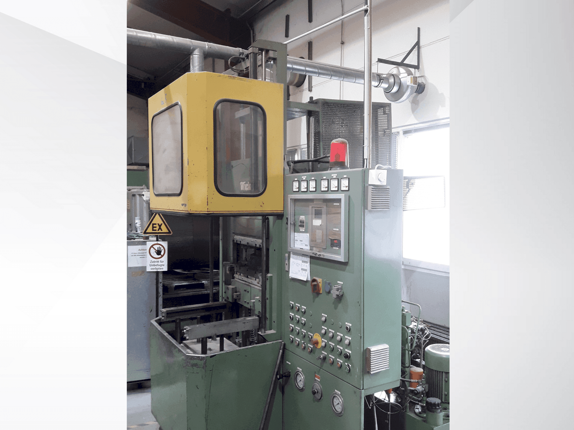 Vooraanzicht van WICKERT WKP 2000/5/5 machine