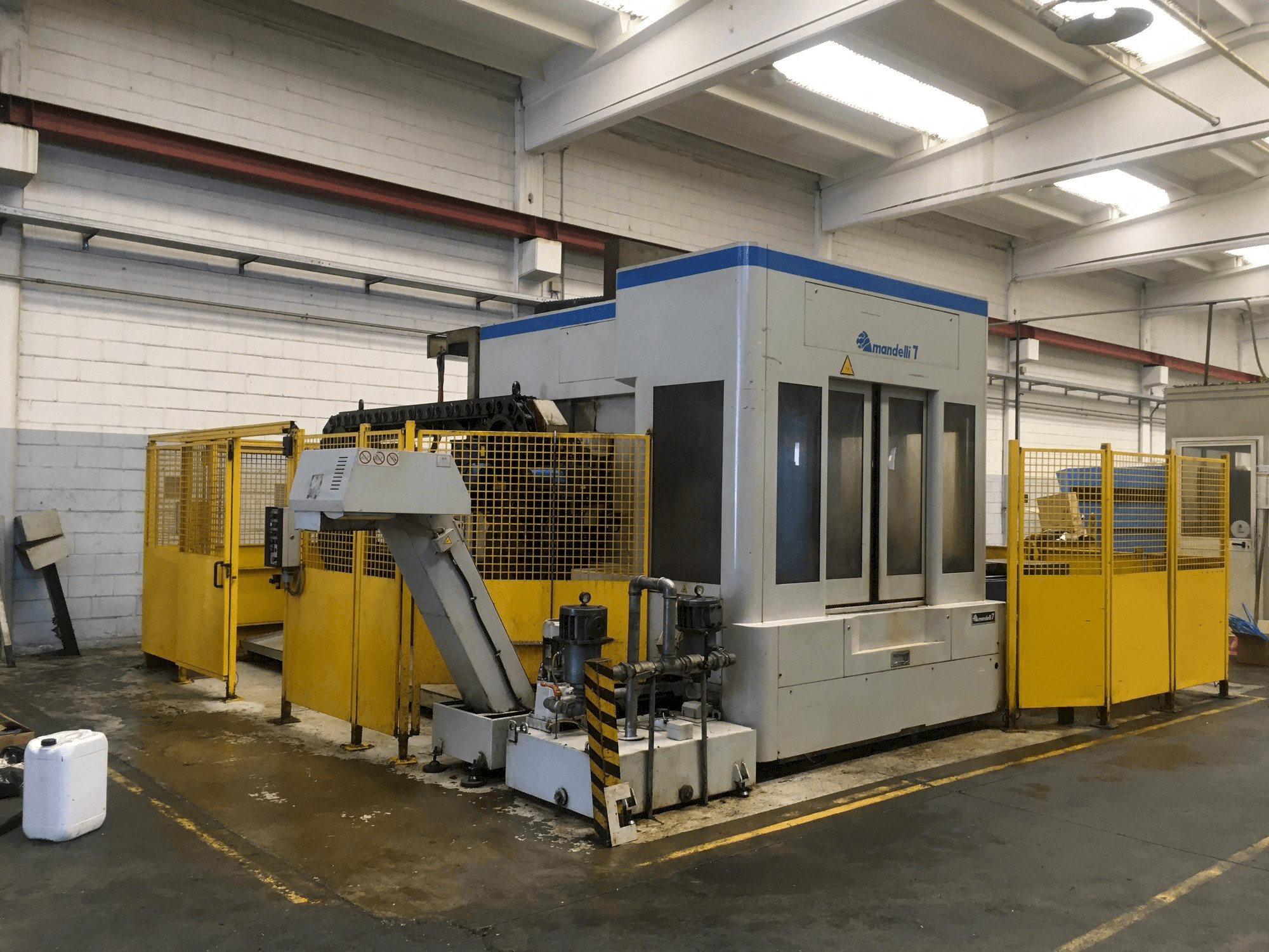 Vooraanzicht van Mandelli Type 7 machine