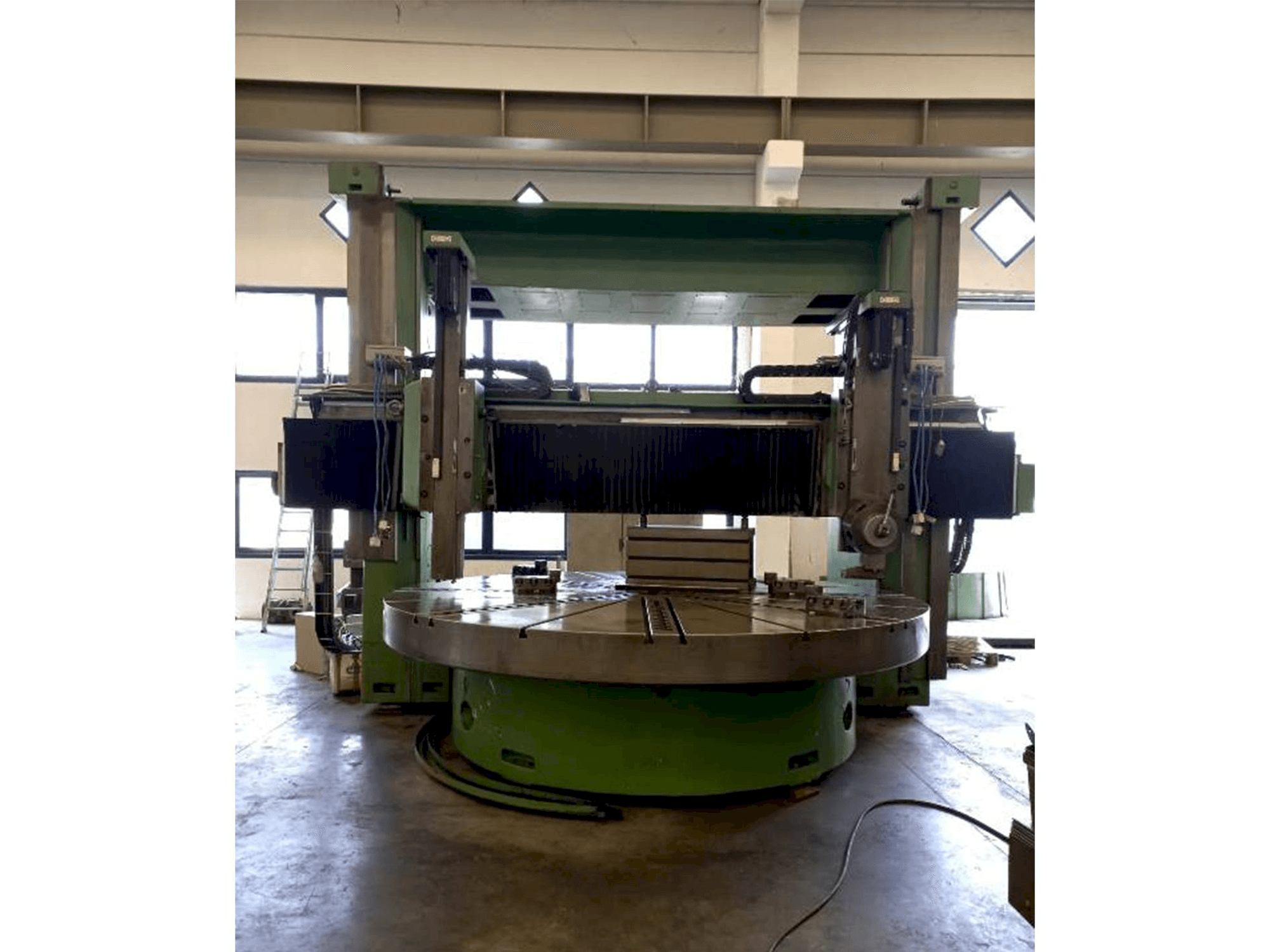 Vooraanzicht van Titan SC 43 ECS 1400 machine