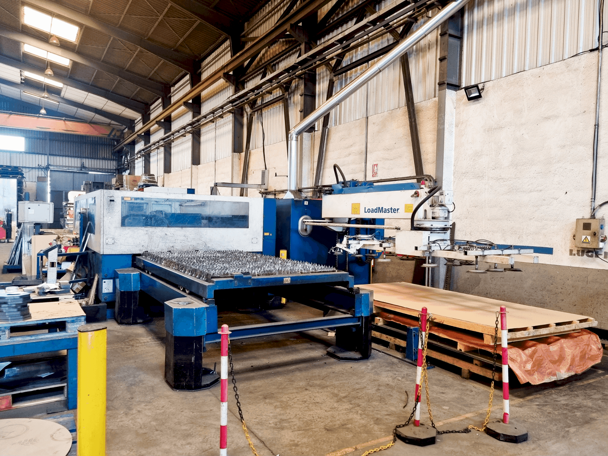 Vooraanzicht van TRUMPF Trumatic 3050 machine