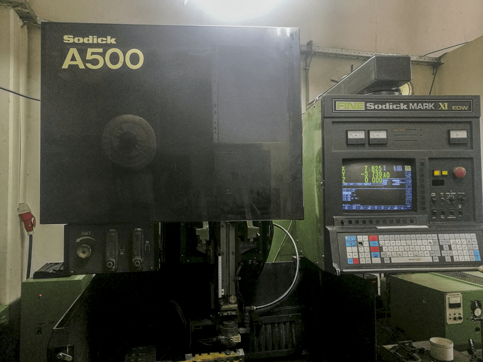 Vooraanzicht van Sodick A500 machine