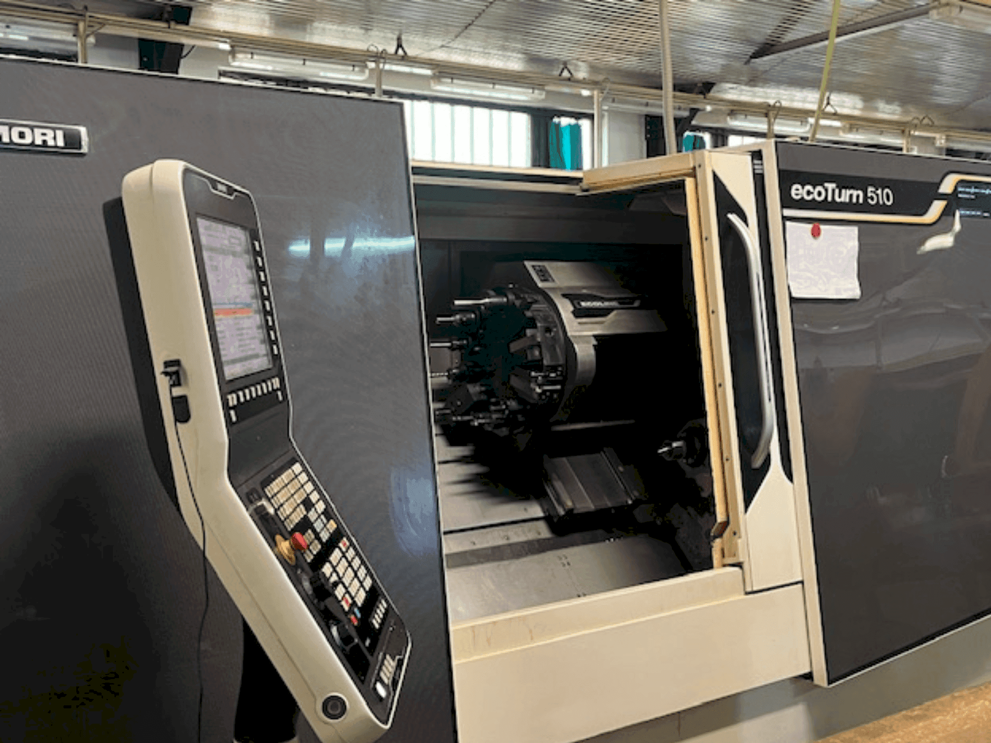 Vooraanzicht van Gildemeister EcoTurn 510 machine