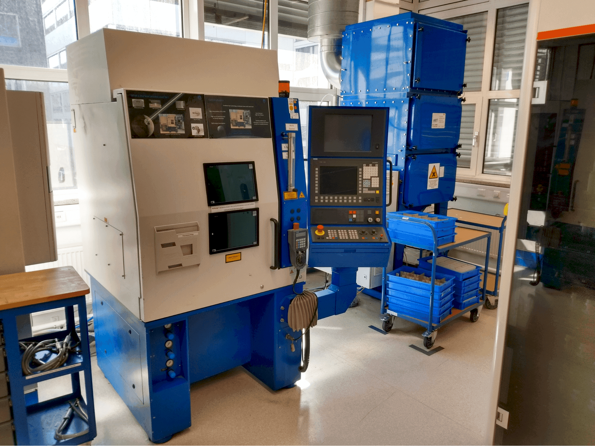 Vooraanzicht van TRUMPF LASMA 443 machine