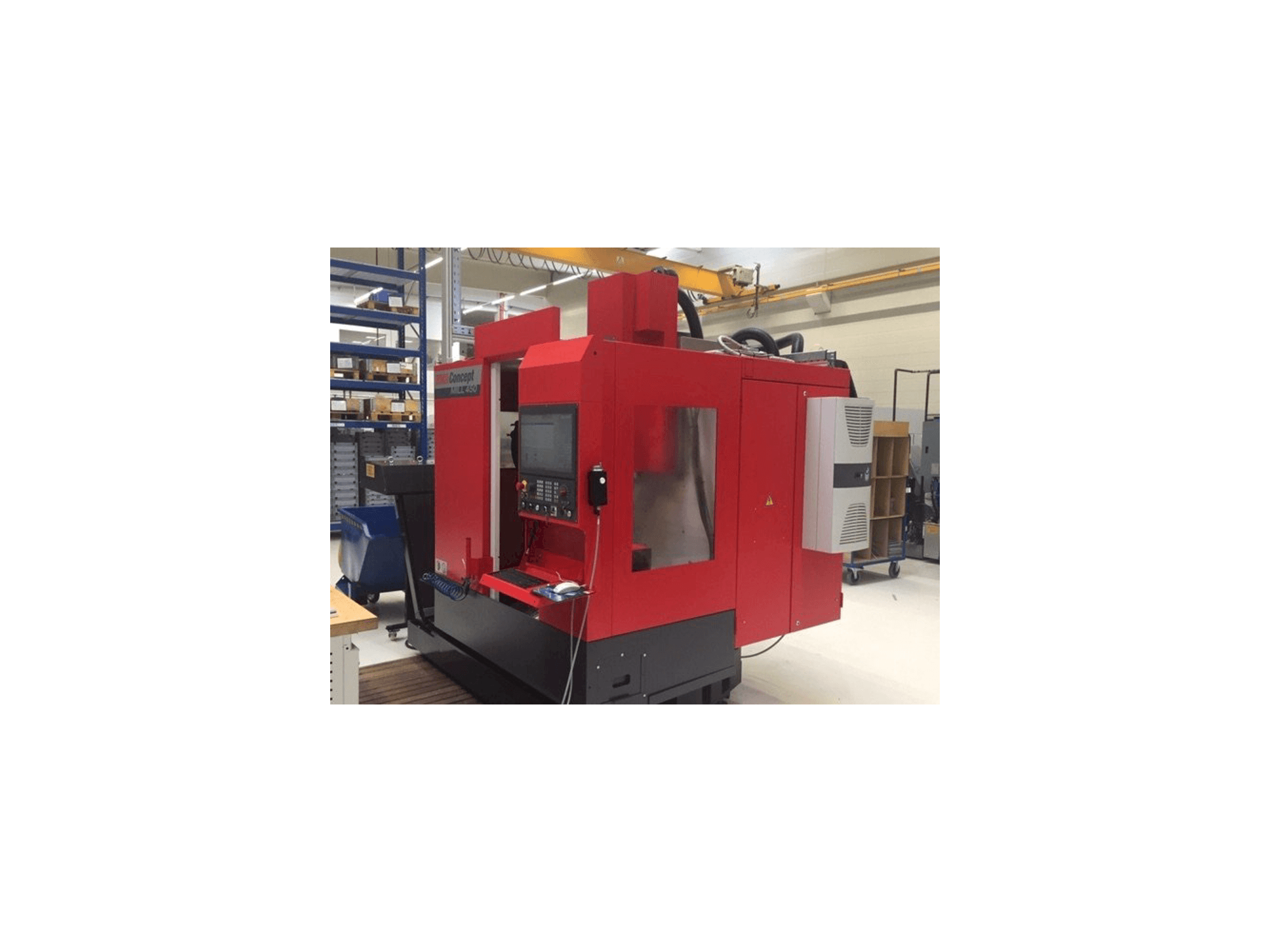 Vooraanzicht van EMCO Concept Mill 450 machine