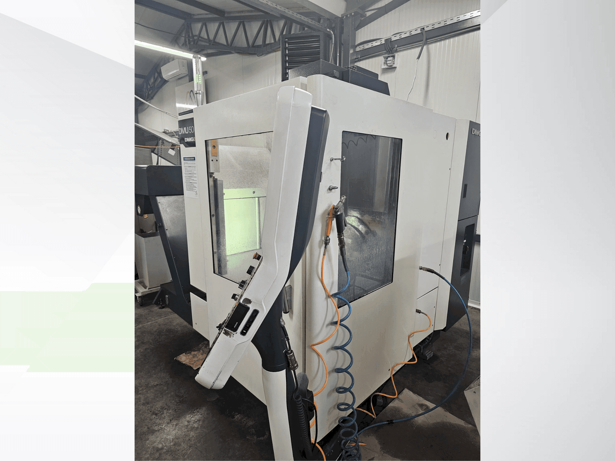 Vooraanzicht van DMG DECKEL MAHO DMU 50 eco machine