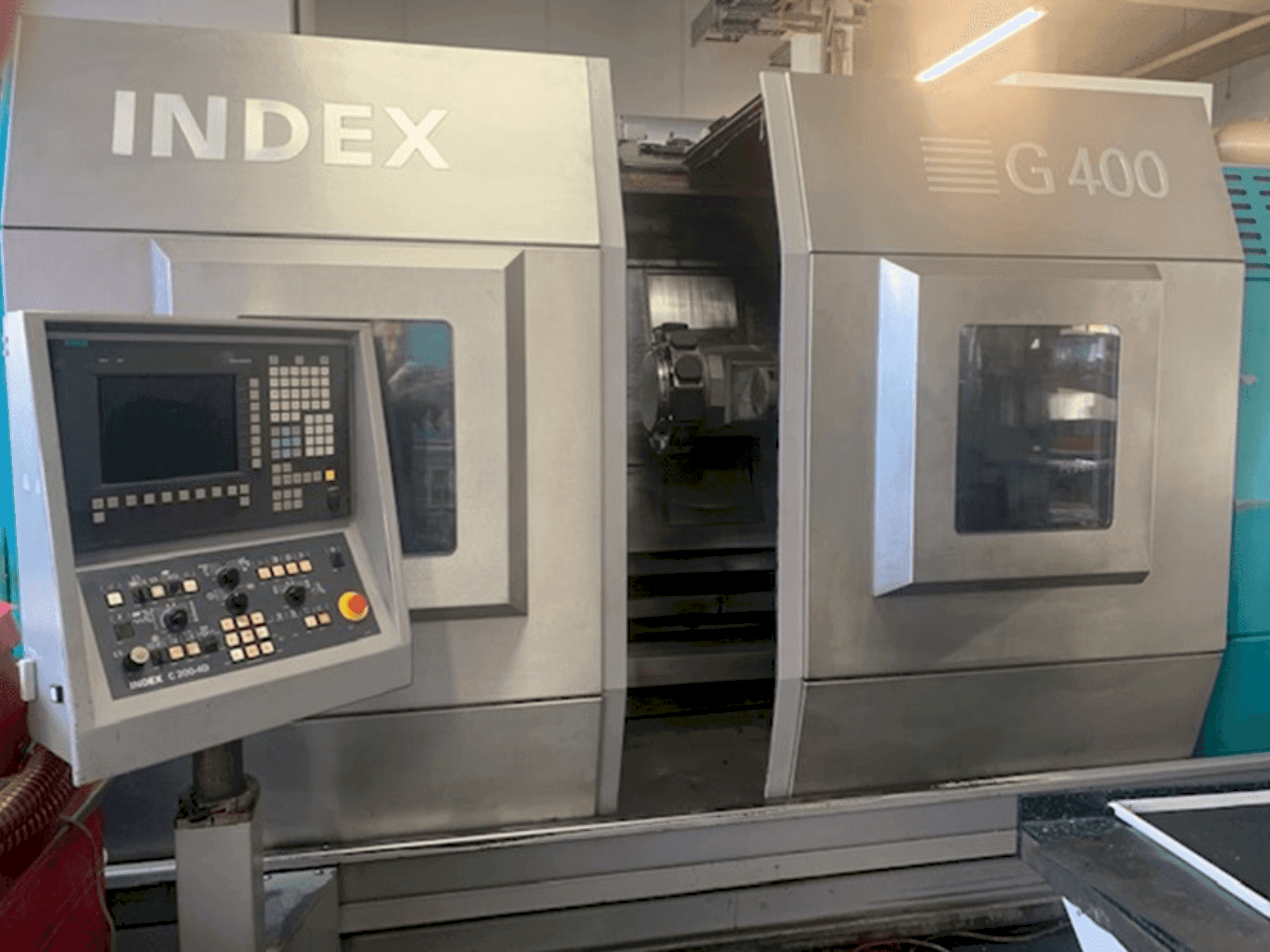 Vooraanzicht van Index G400 machine