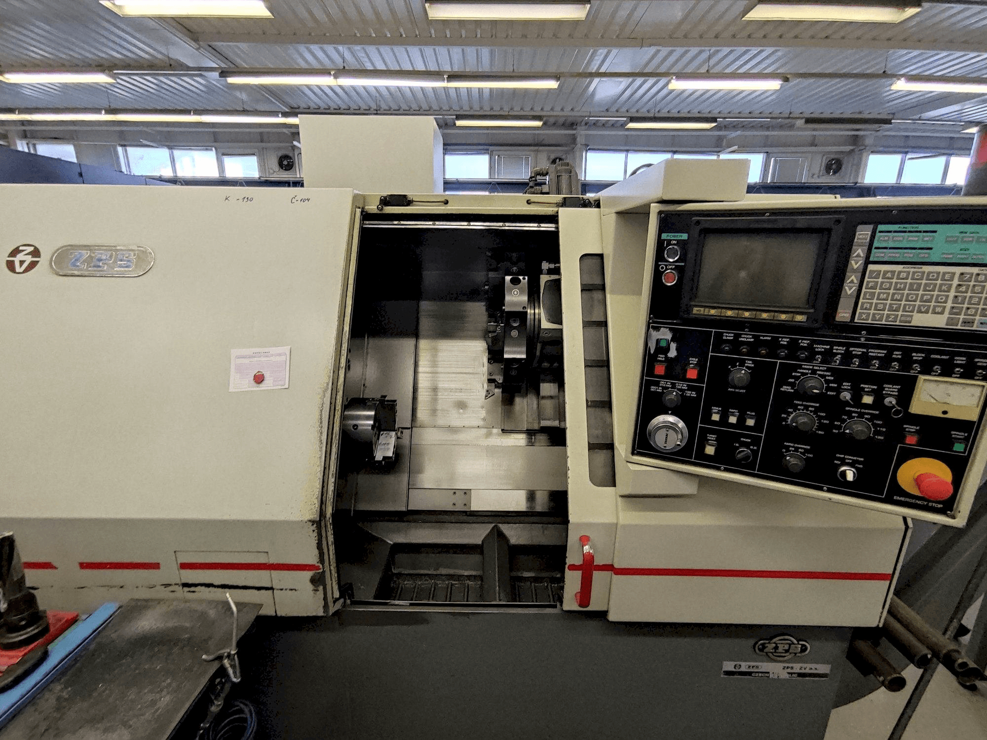 Vooraanzicht van ZPS S-50 (TC-615) machine