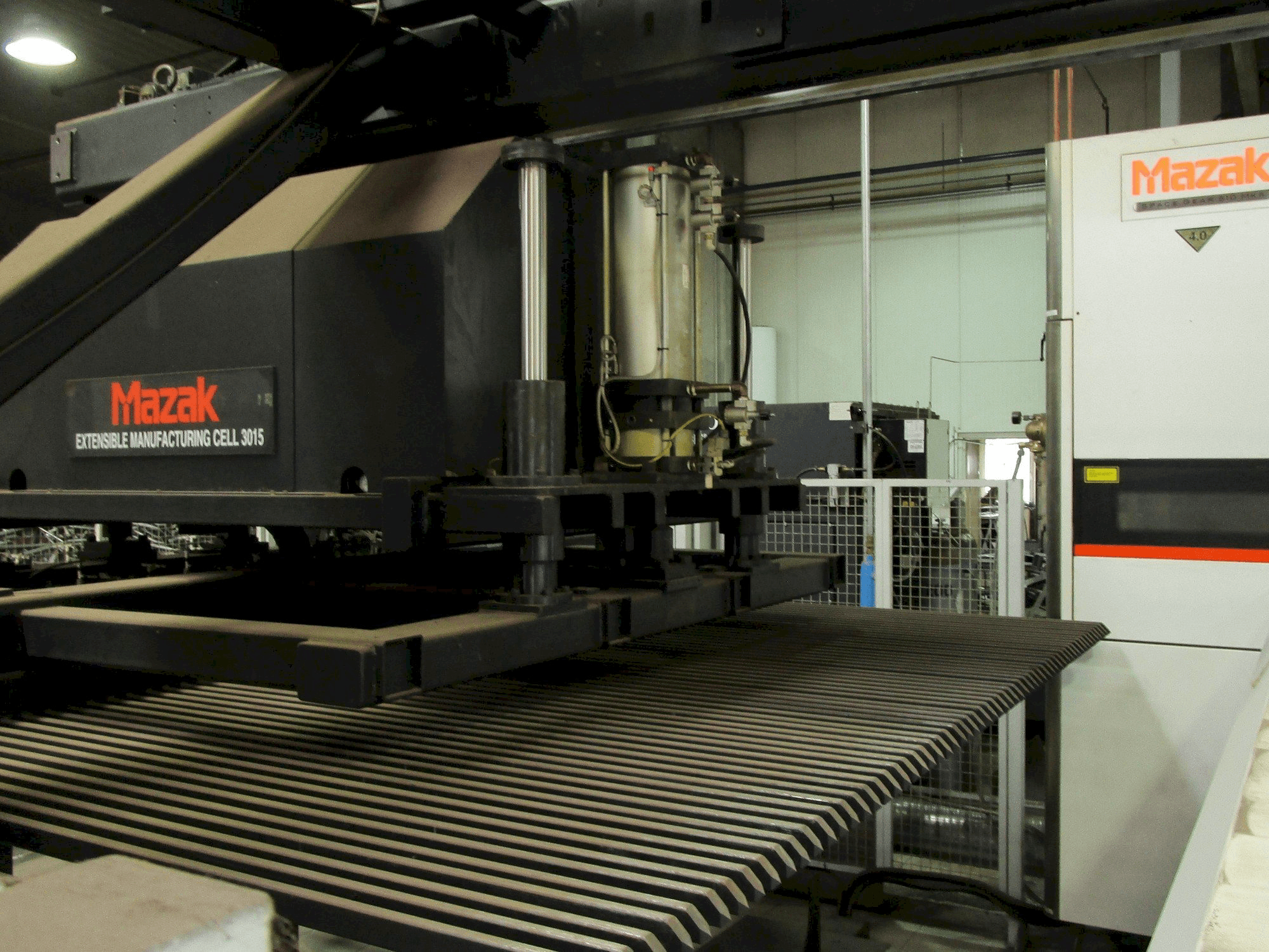 Vooraanzicht van Mazak Space Gear 510 MKII 4kW machine