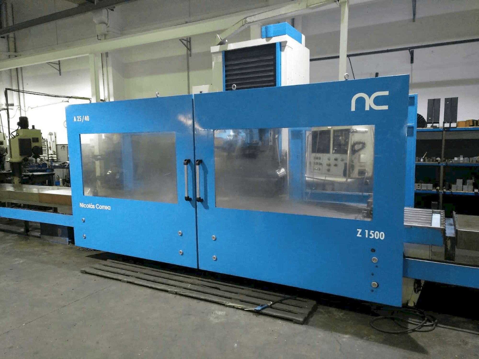 Vooraanzicht van Nicolas Correa A 25/40 machine