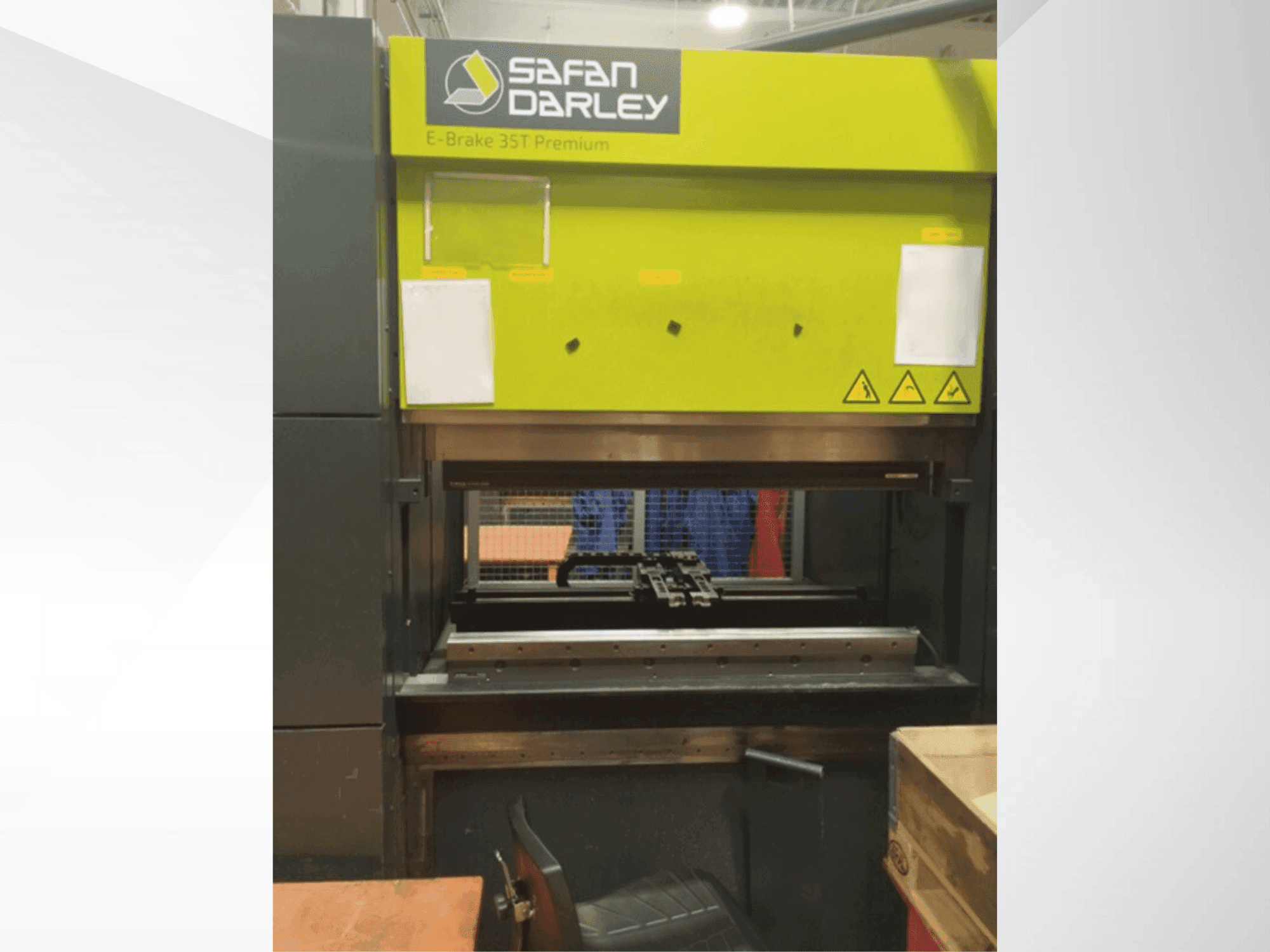 Vooraanzicht van Safan SAFAN DARLEY E-brake Premium 35-1250 machine
