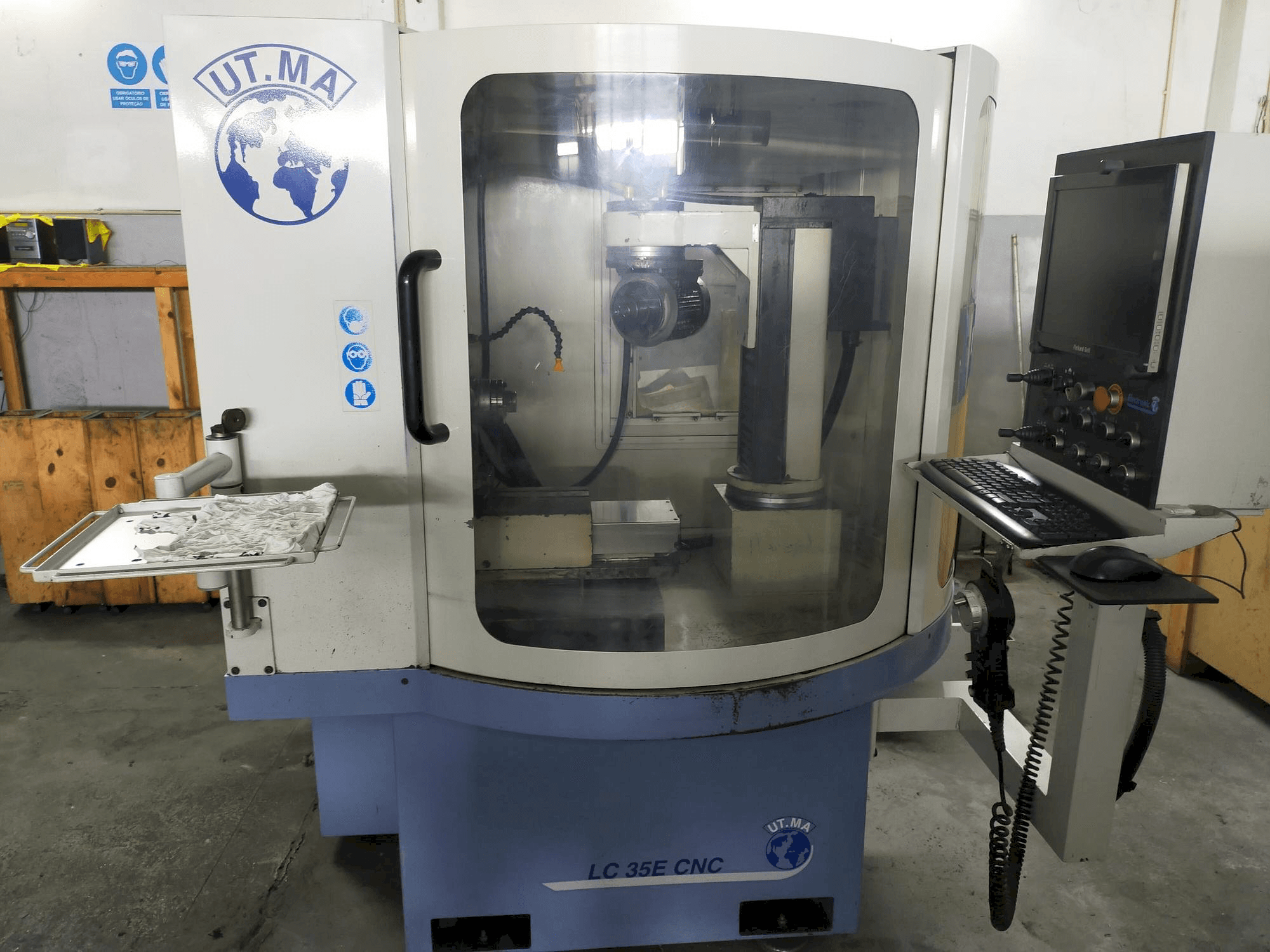 Vooraanzicht van UT.MA LC 35E machine