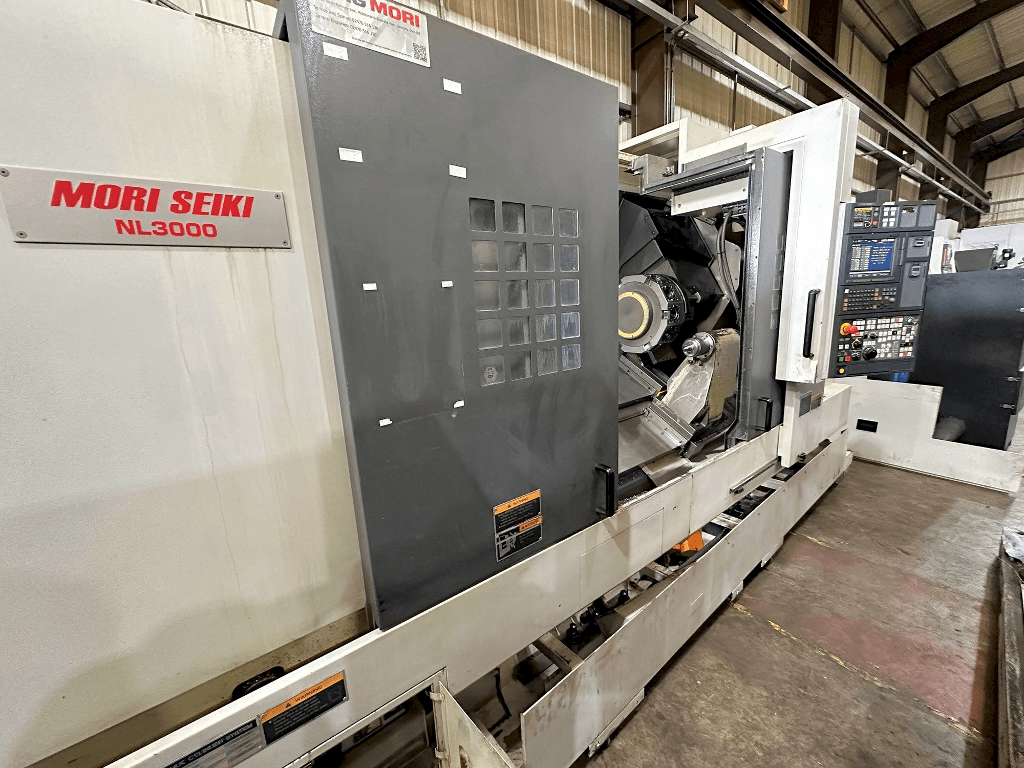 Vooraanzicht van MORI SEIKI NL3000Y/1250 machine