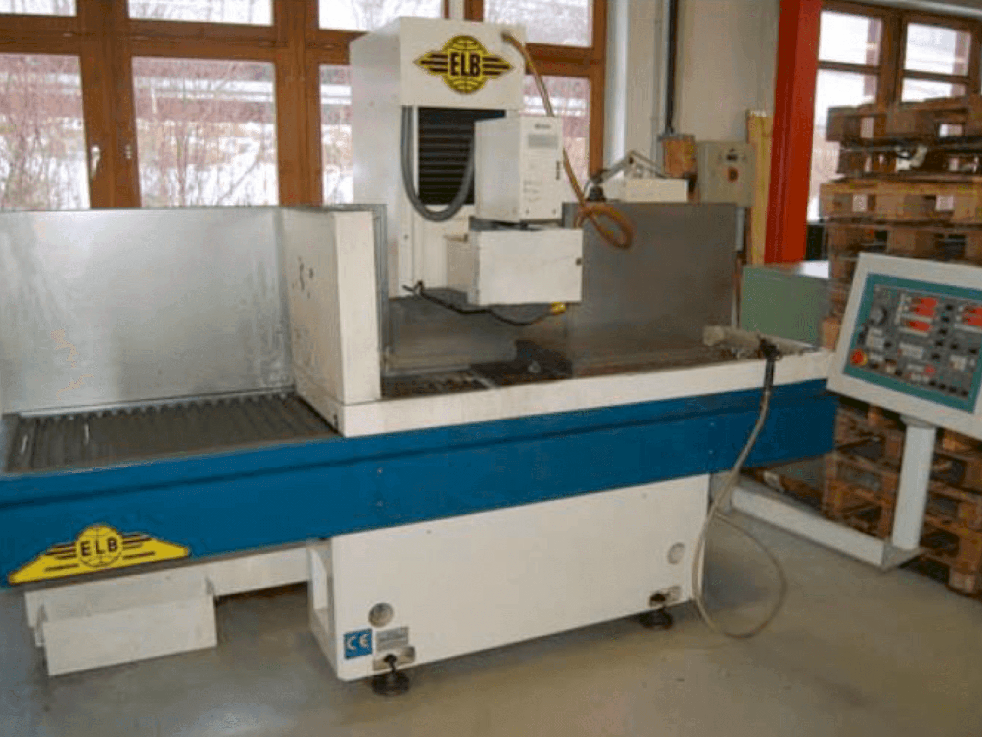 Vooraanzicht van ELB Perfekt 6 SPS machine