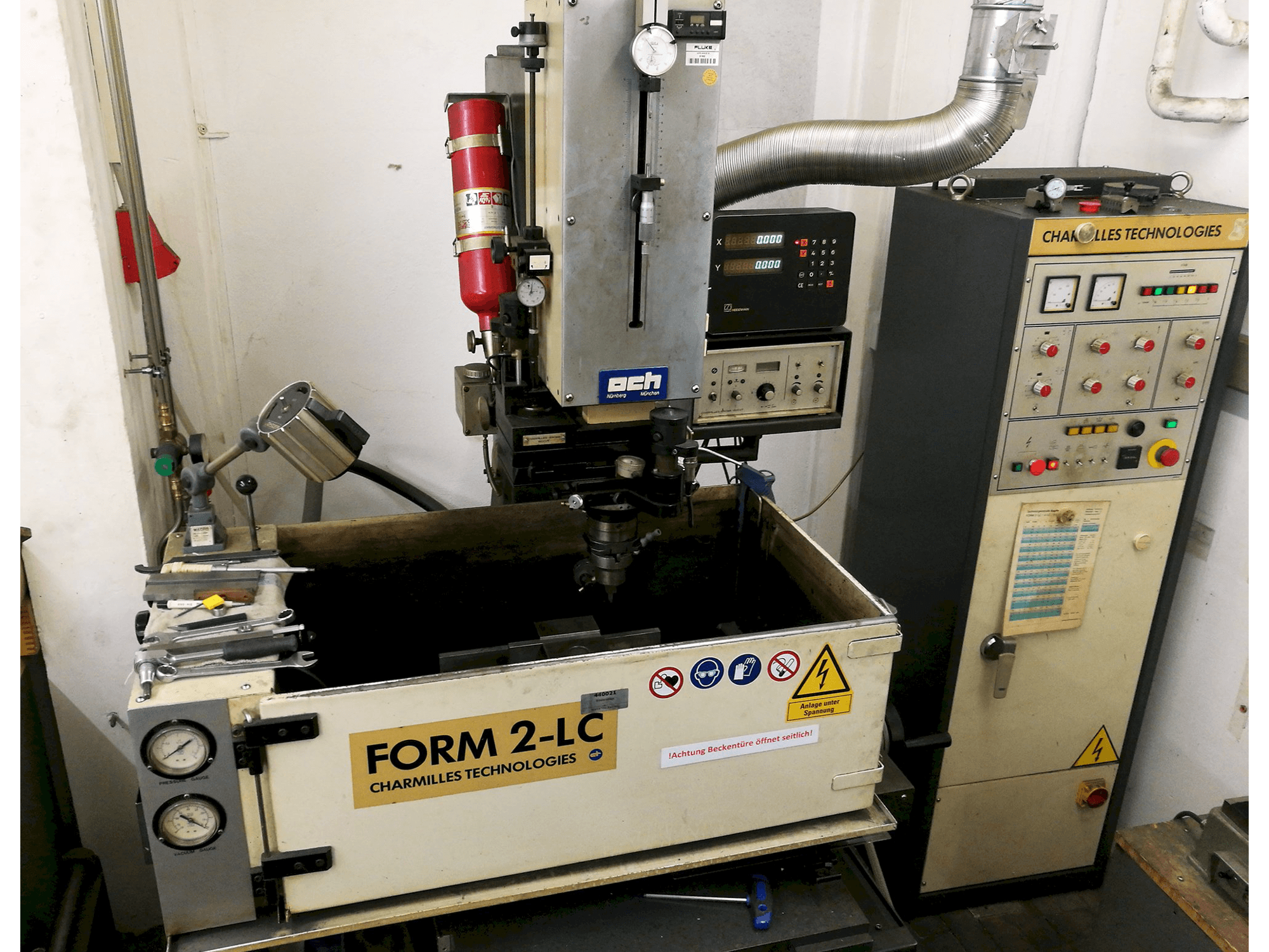 Vooraanzicht van CHARMILLES Form 2-LC machine