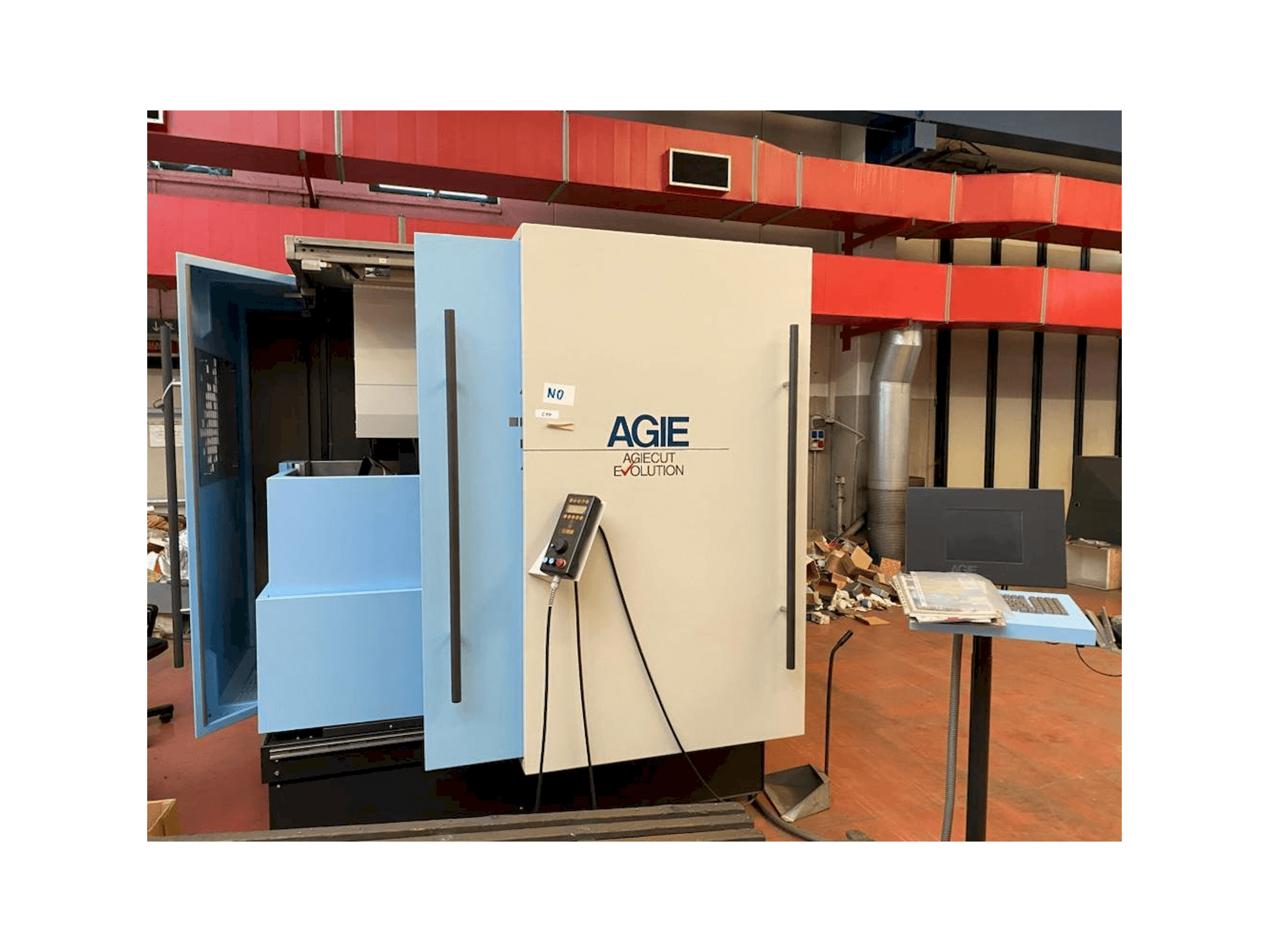 Vooraanzicht van AGIE AGIEMATIC + AGIEPULS 60 HSF machine