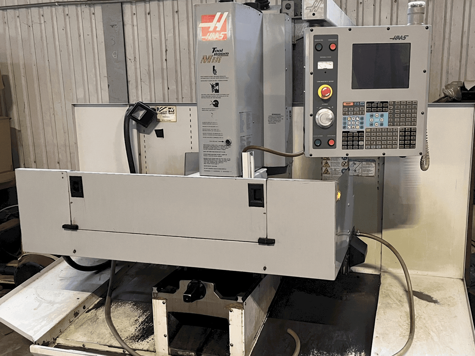 Vooraanzicht van HAAS TM-2HE machine