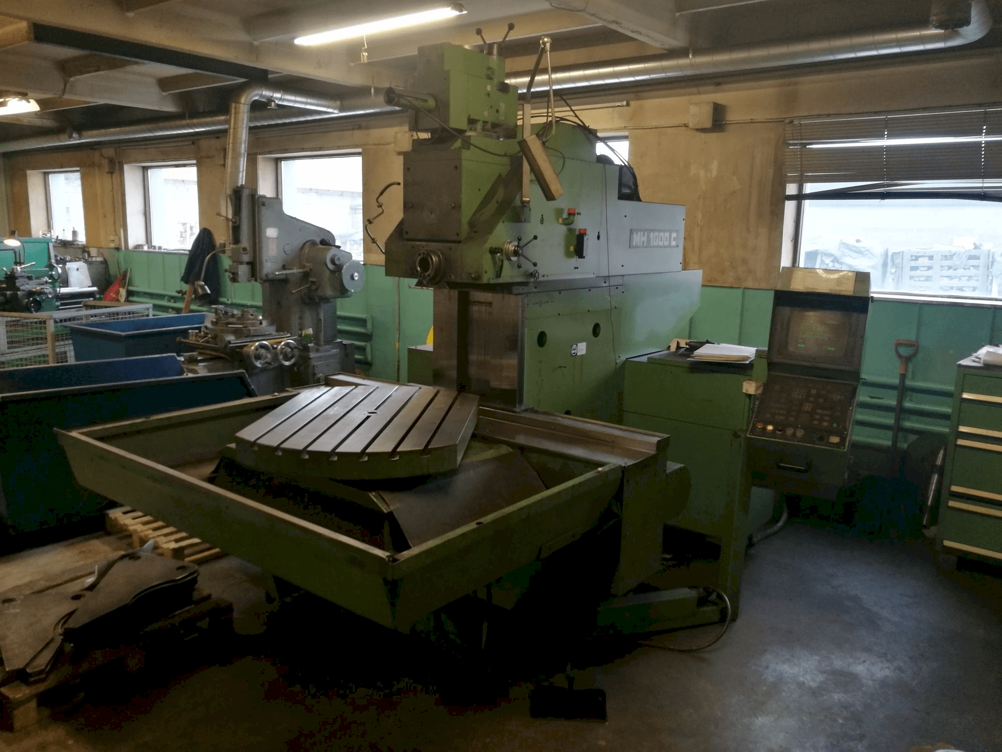 Vooraanzicht van Maho MH 1000 C machine