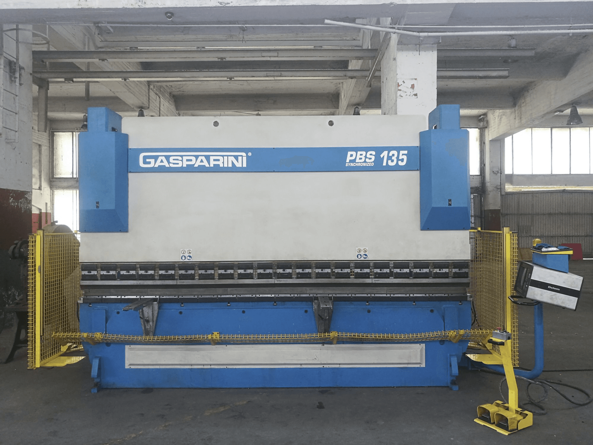 Vooraanzicht van Gasparini PBS 135/4000 machine