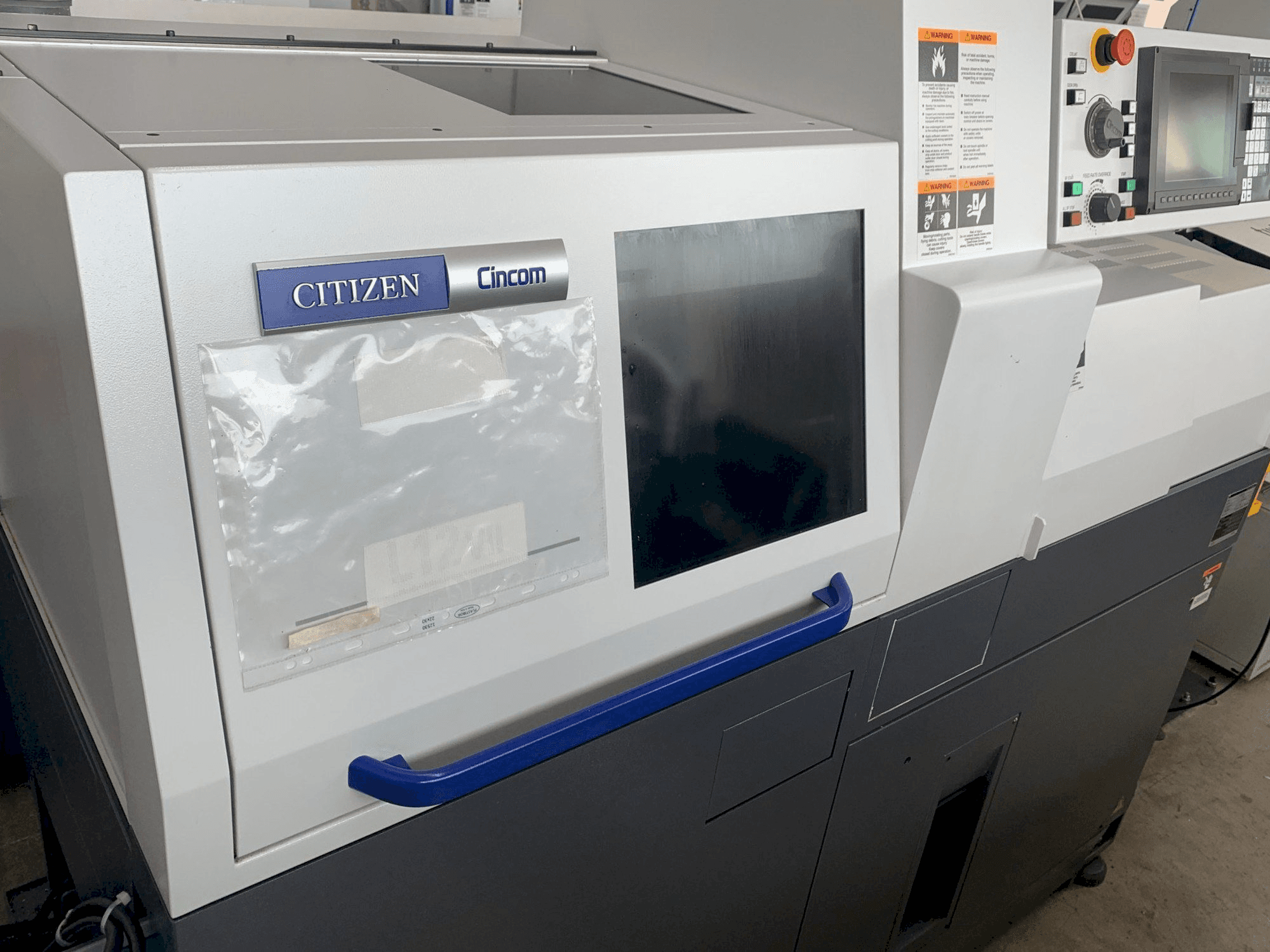 Vooraanzicht van Citizen Cincom L12 machine