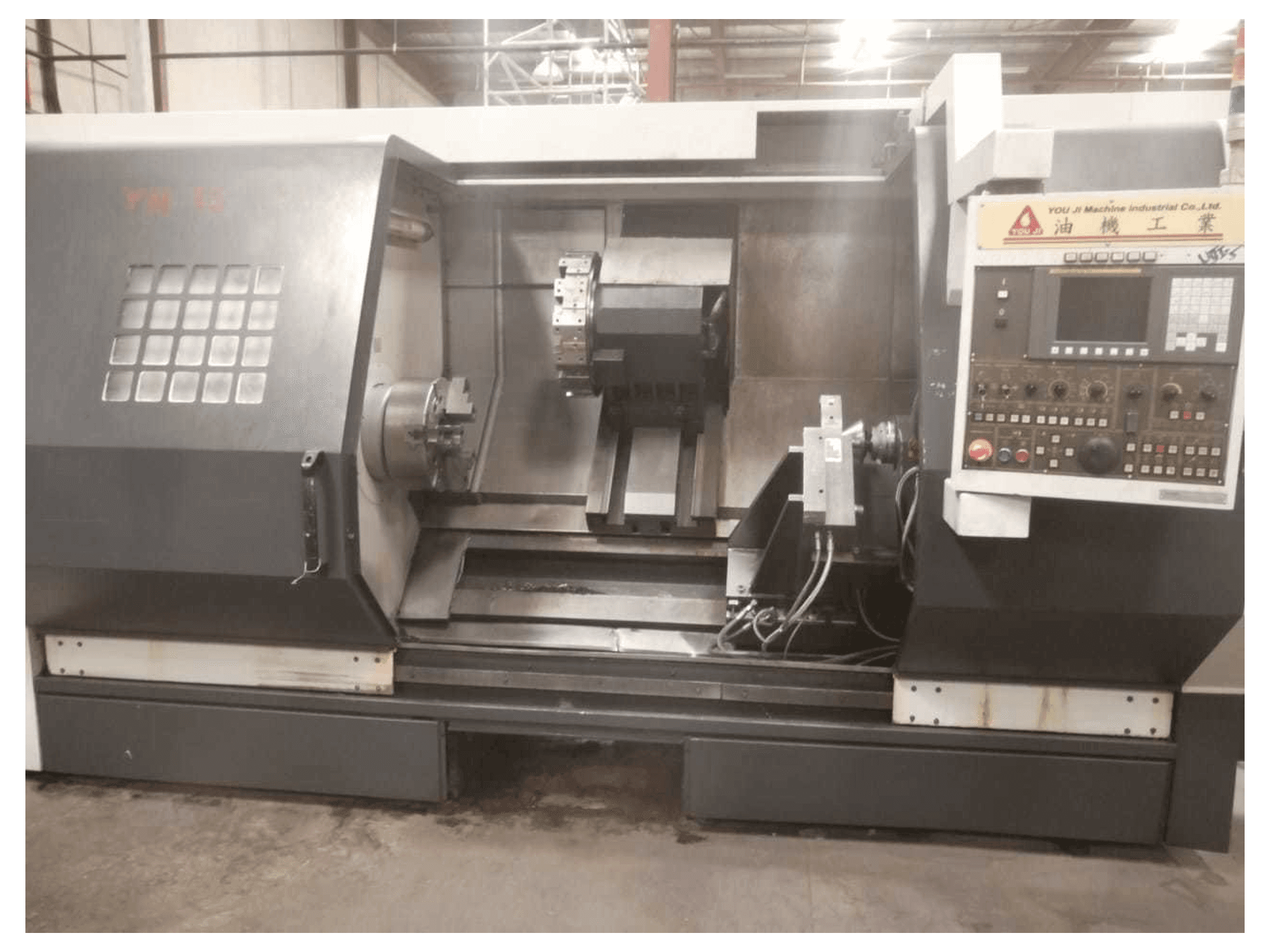 Vooraanzicht van YOU JI YH-36/135 machine